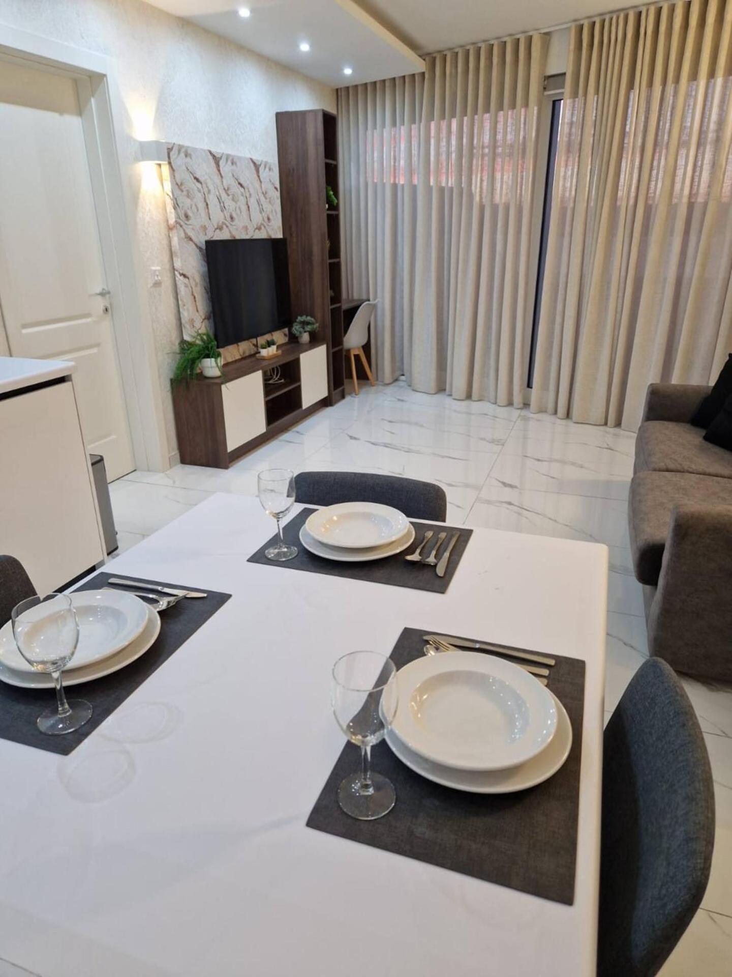 Ivory Suite Ph With Views And Jacuzzi By Homely photo 4