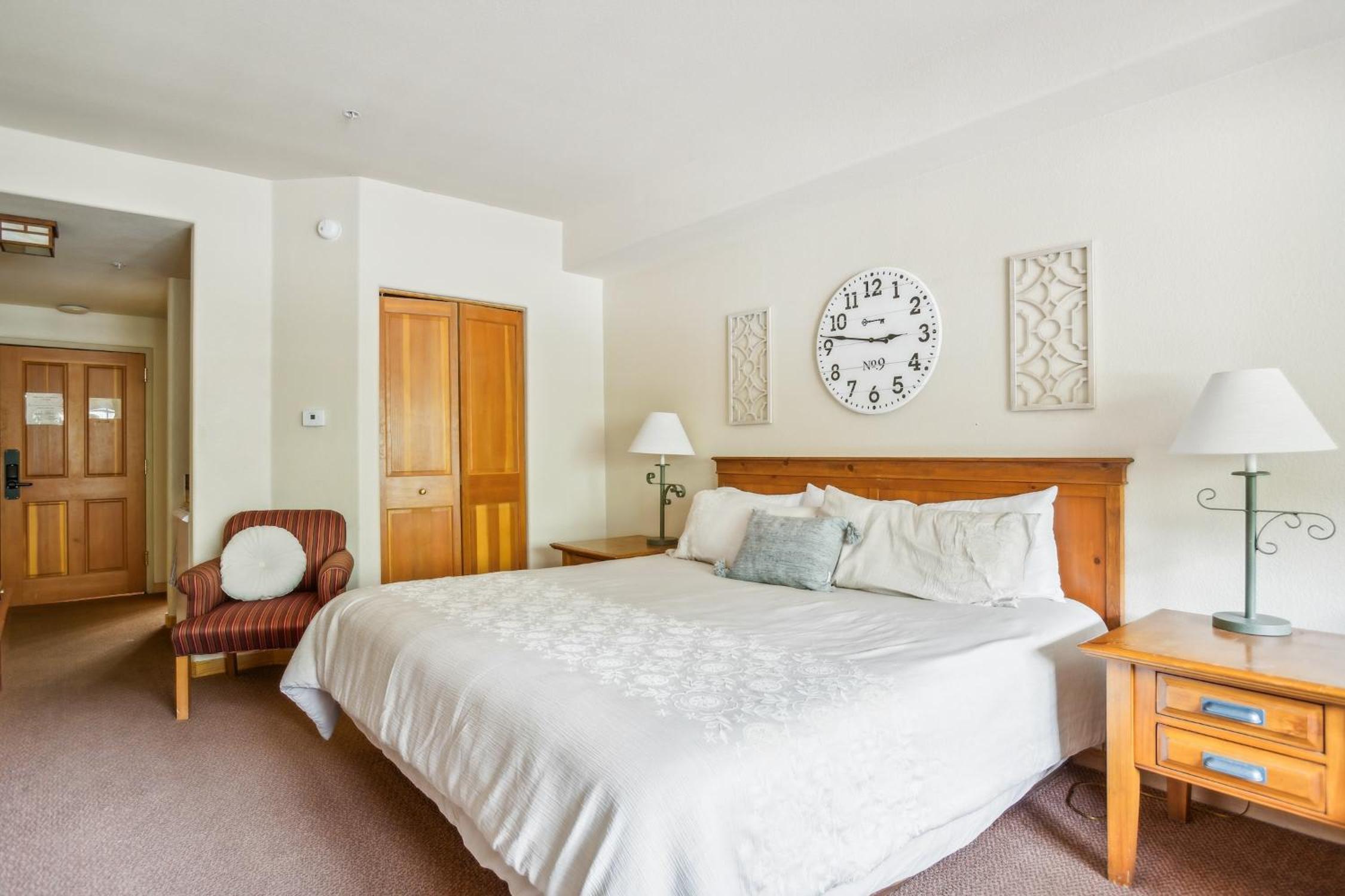 Cozy Ski-In Ski-Out Condo with Heated Pool view 2