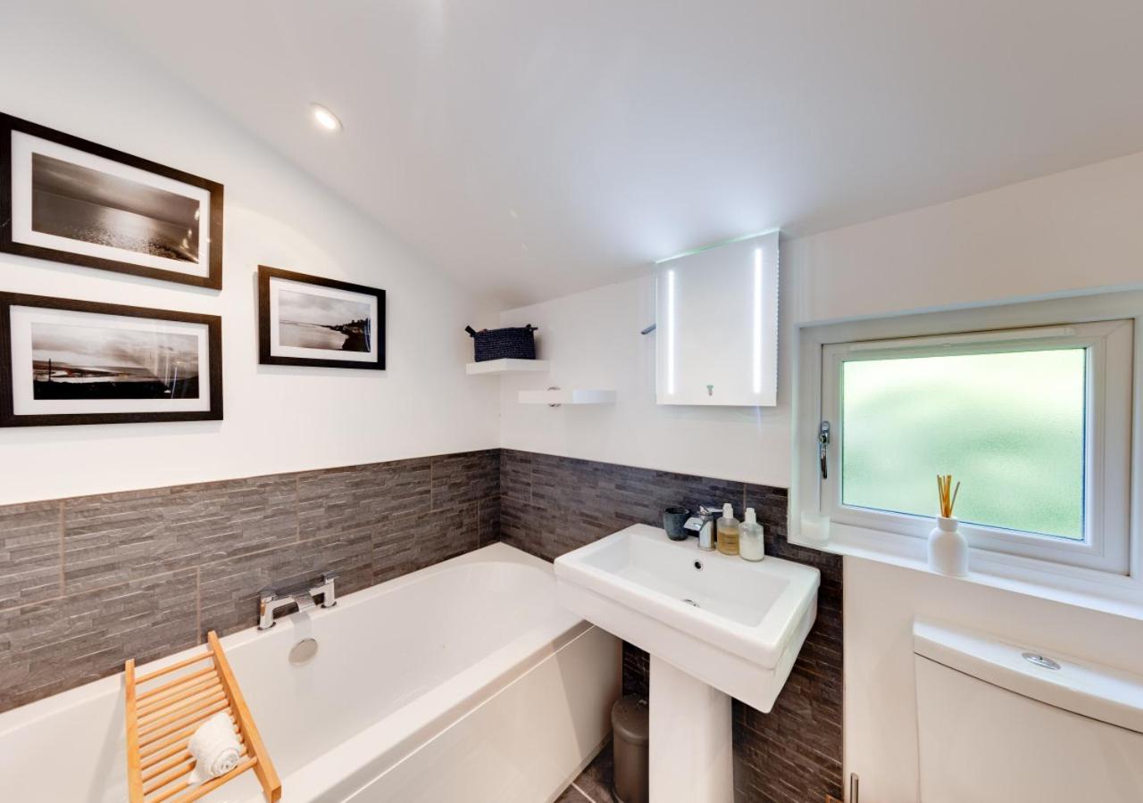 5 Bed in Aberdovey oc-t29402