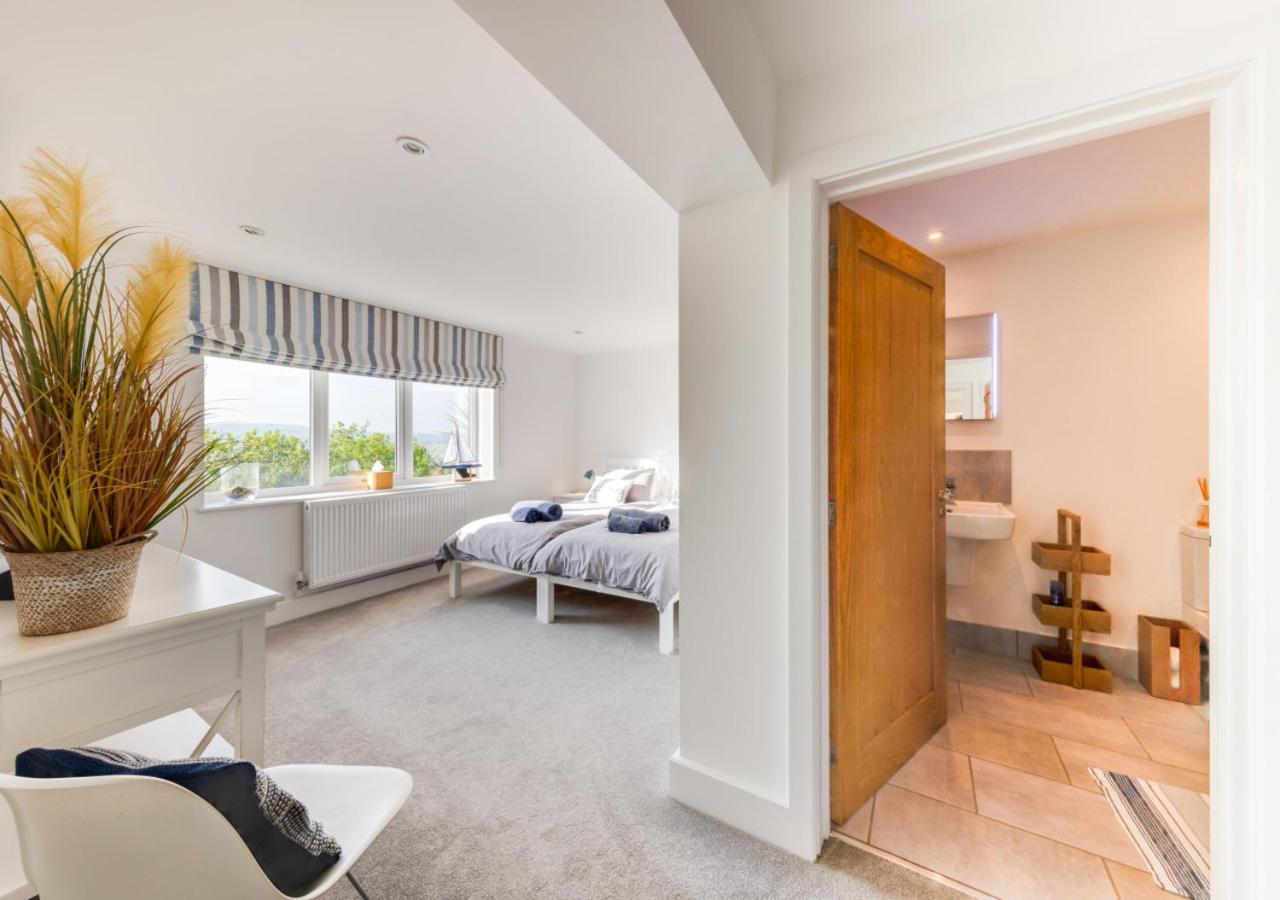 5 Bed in Aberdovey oc-t29402