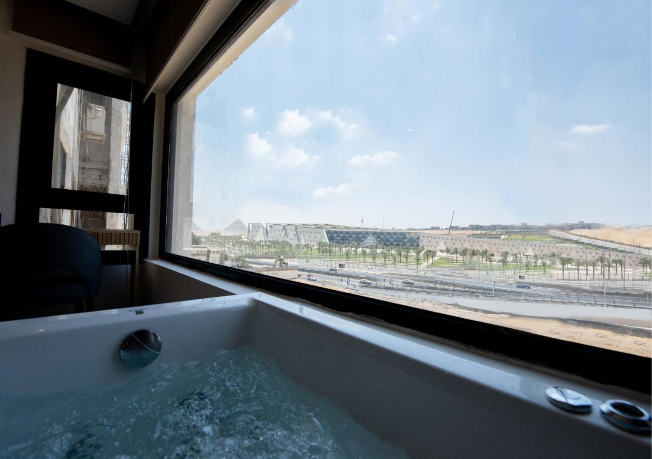 Jacuzzi Paradise Pyramids Panoramic View 502