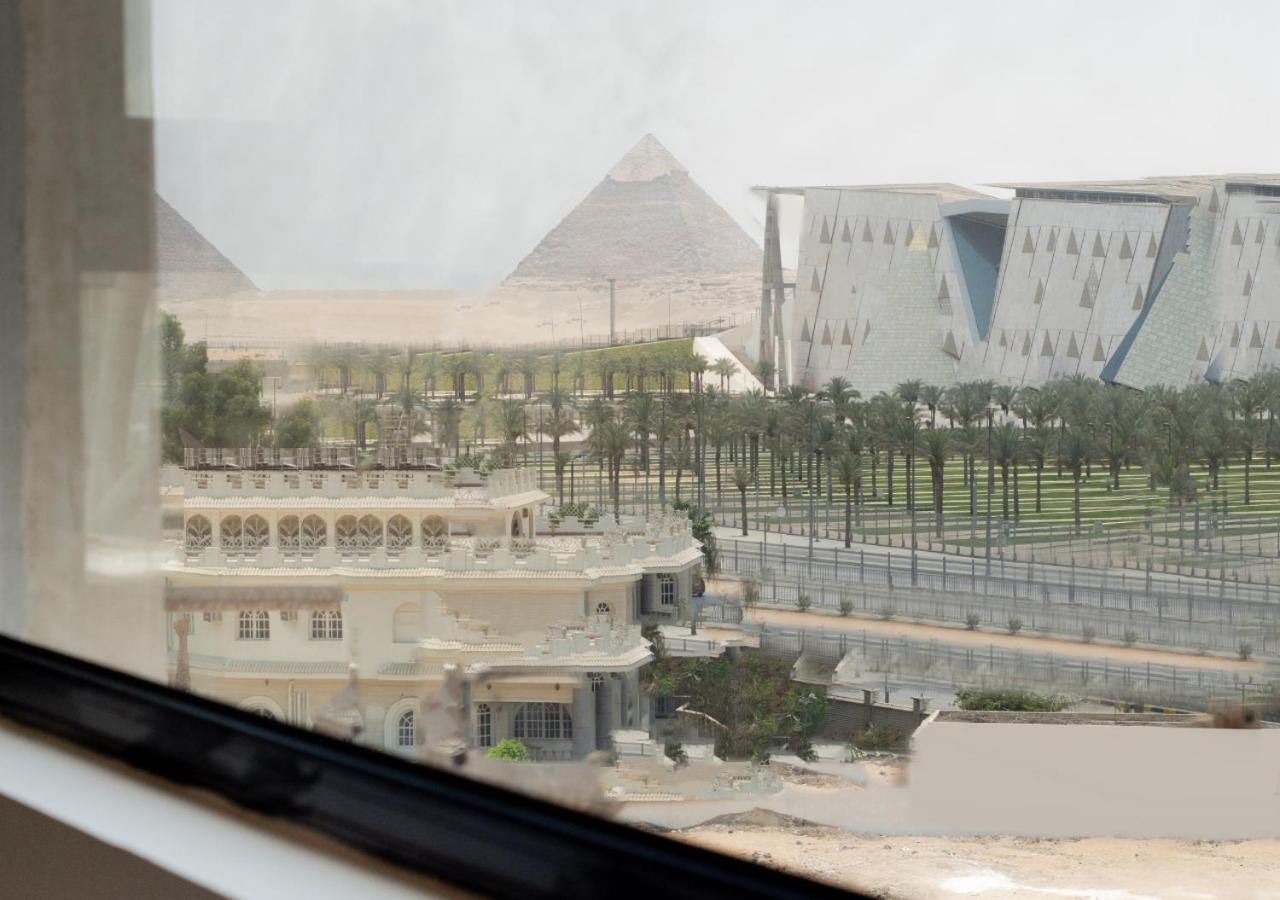 Jacuzzi Paradise Pyramids Panoramic View 502