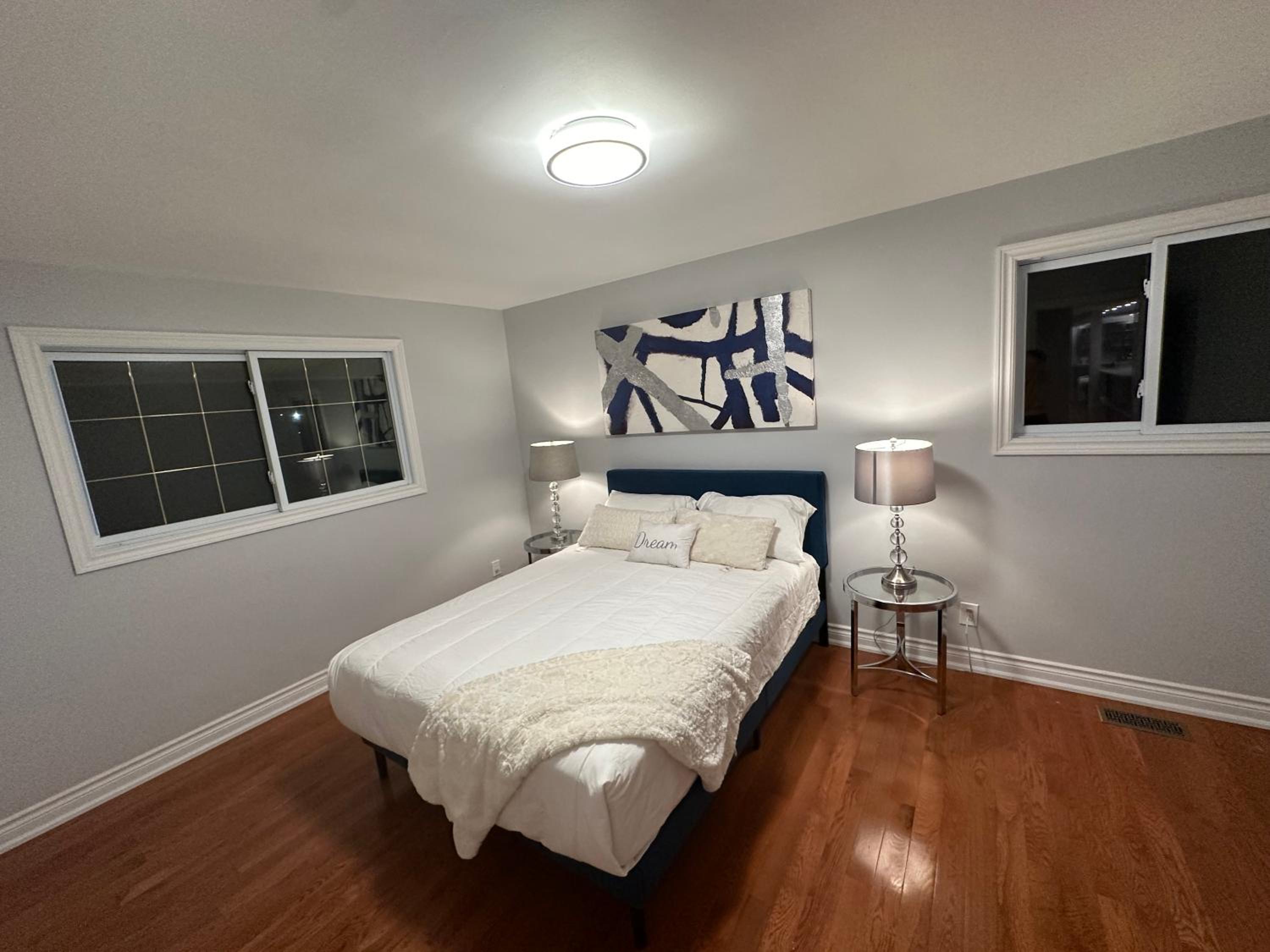 Belleville Vacations - Riverside Stylish 4Bedroom - Property Image 42