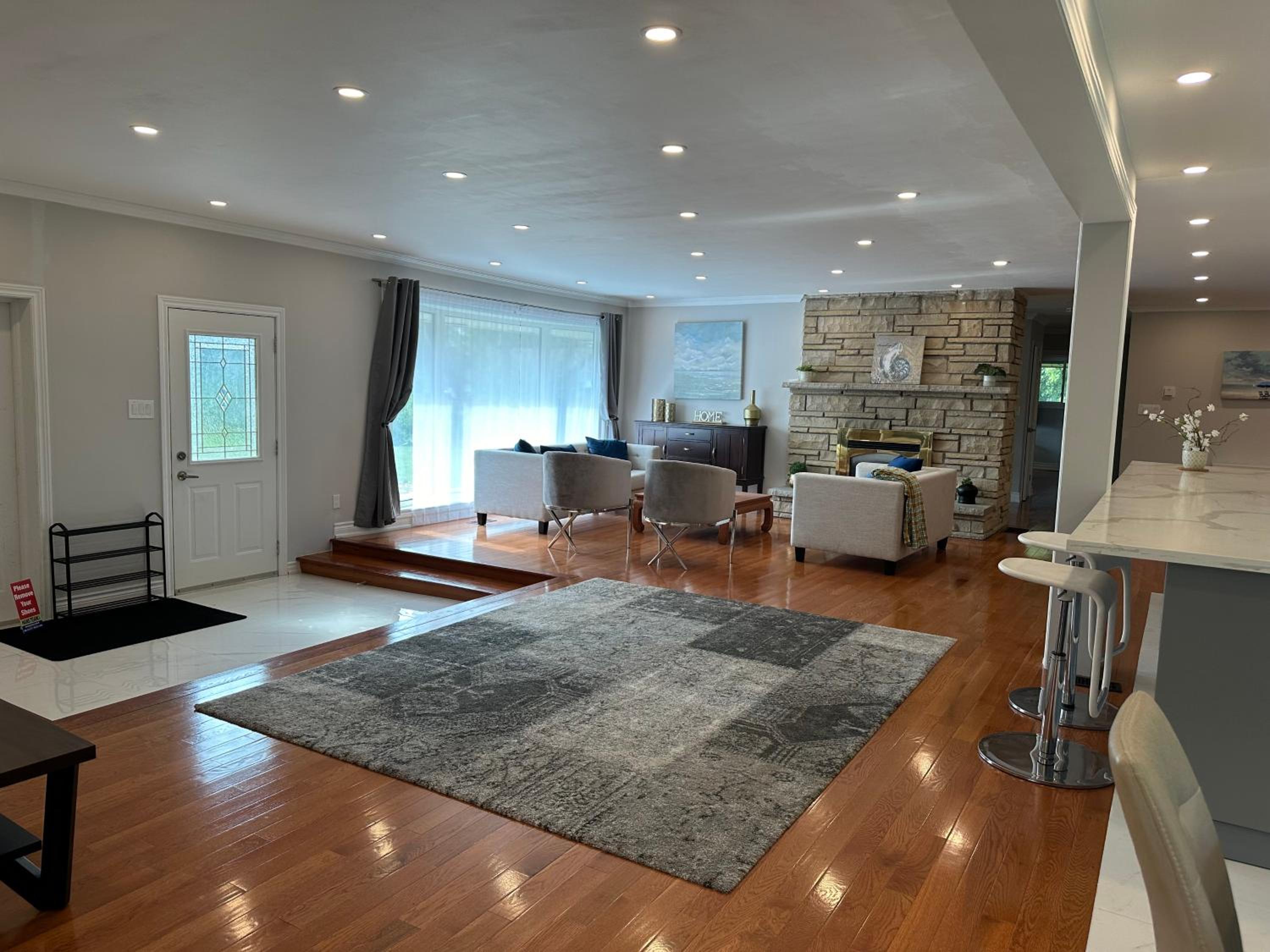 Belleville Vacations - Riverside Stylish 4Bedroom - Property Image 6