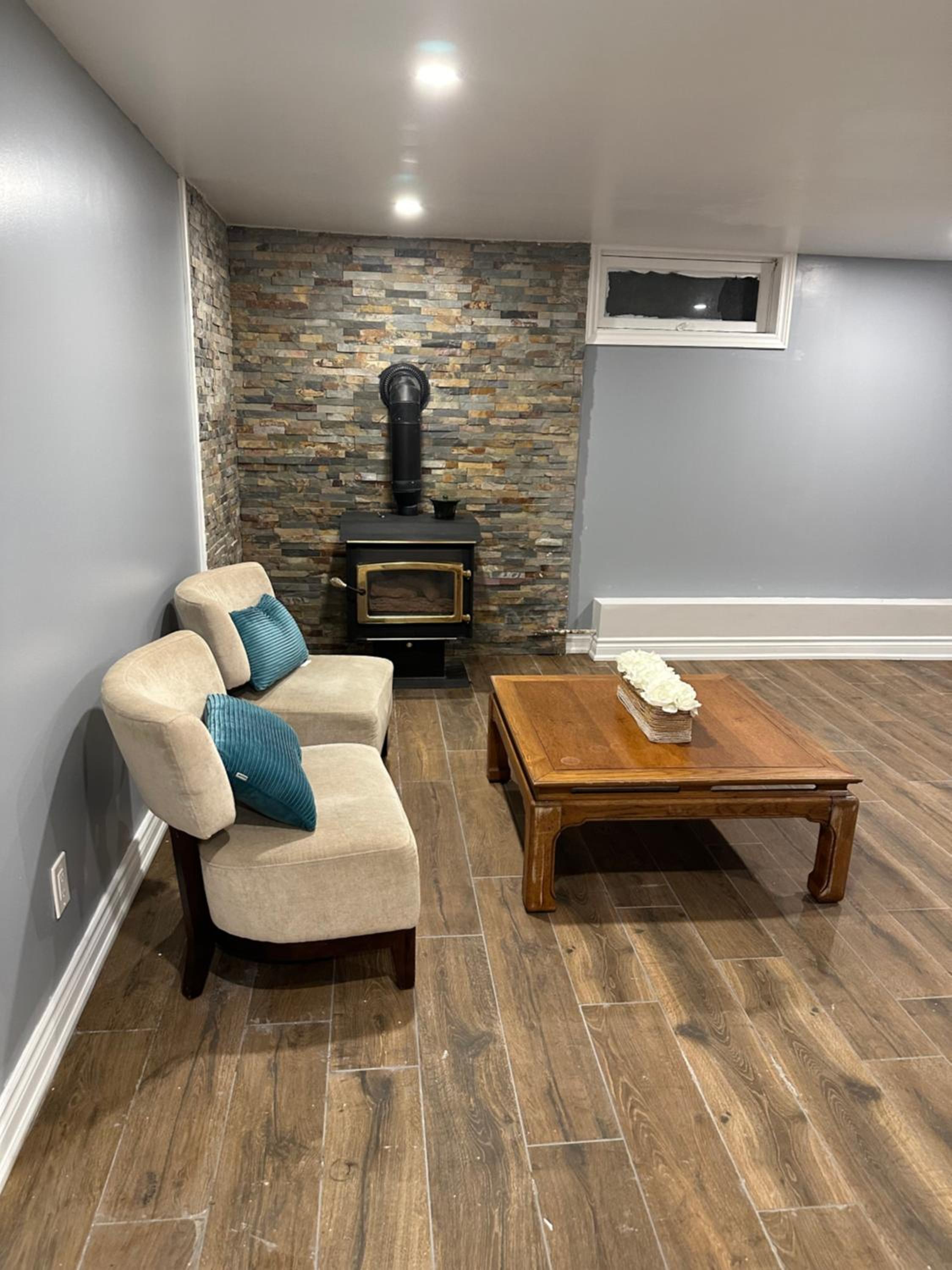 Belleville Vacations - Riverside Stylish 4Bedroom - Property Image 2