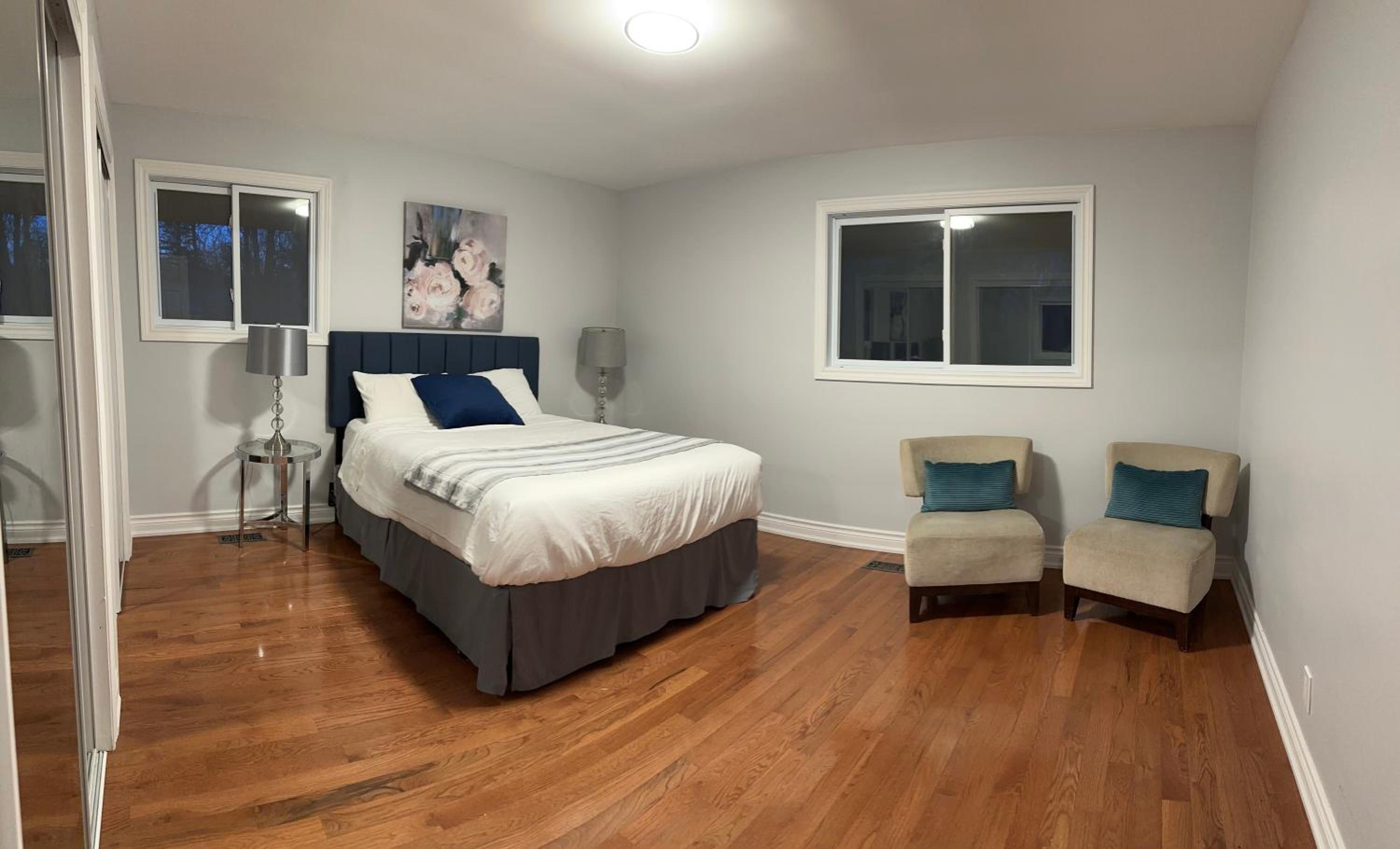 Belleville Vacations - Riverside Stylish 4Bedroom - Property Image 1