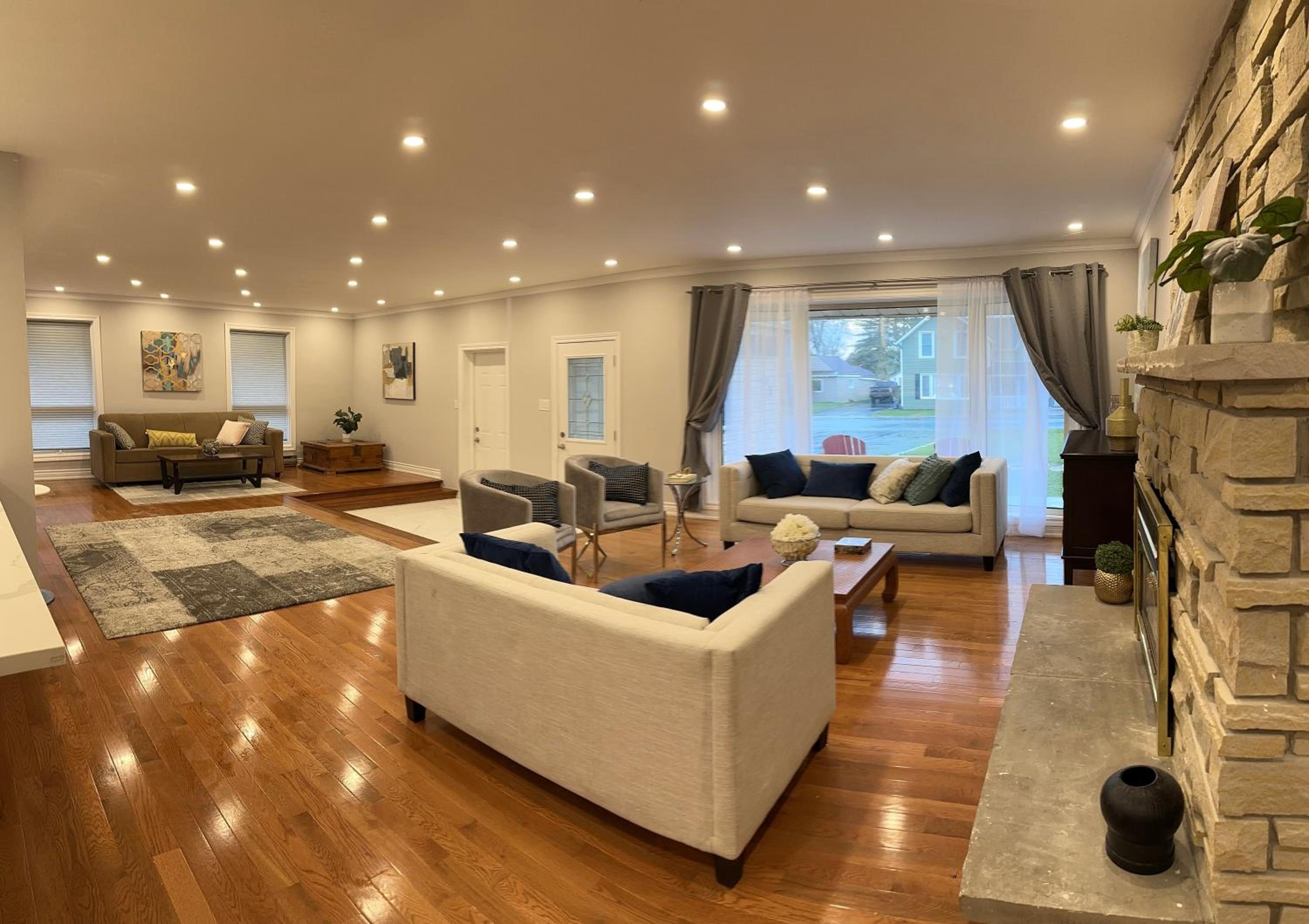 Belleville Vacations - Riverside Stylish 4Bedroom - Property Image 17