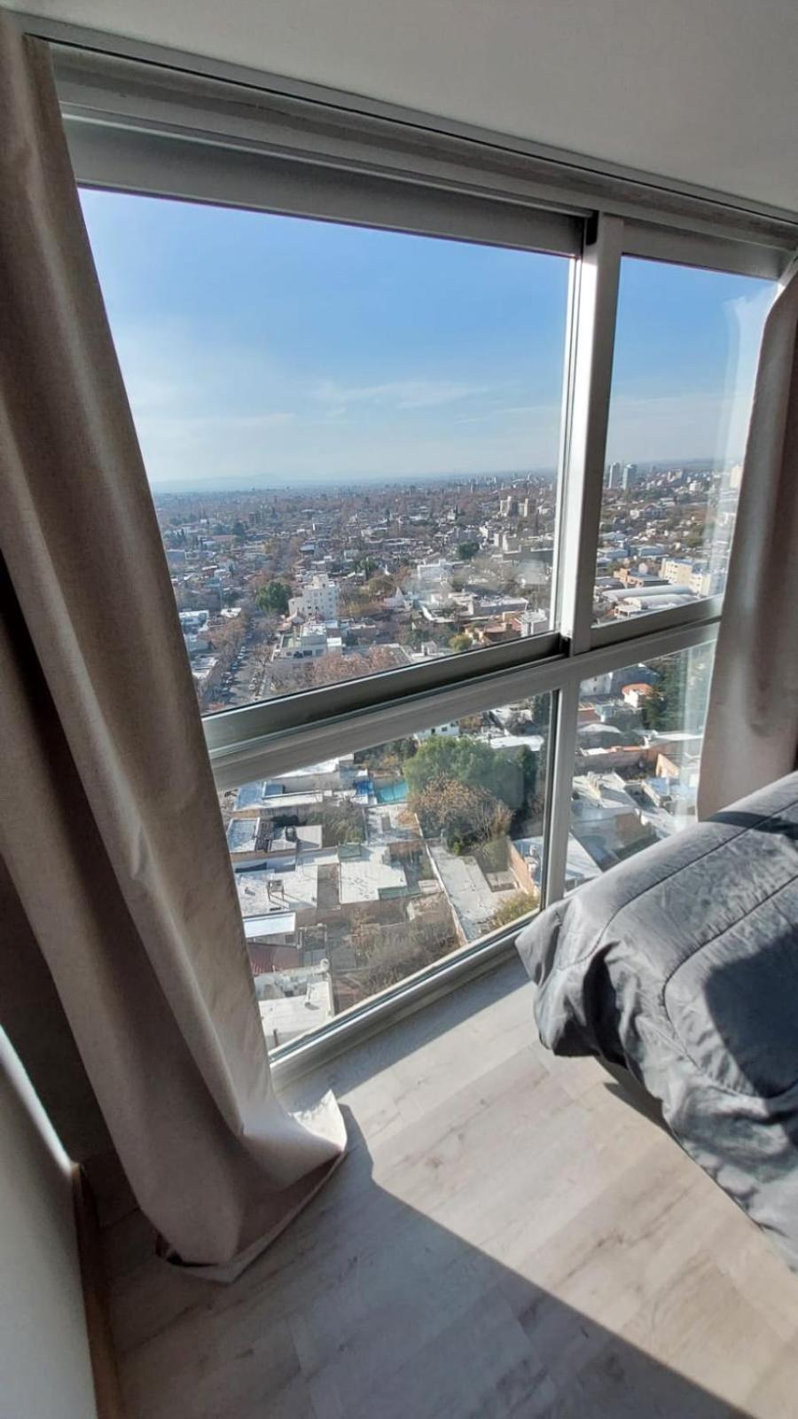 Moderno Departamento Piso 16 con pileta