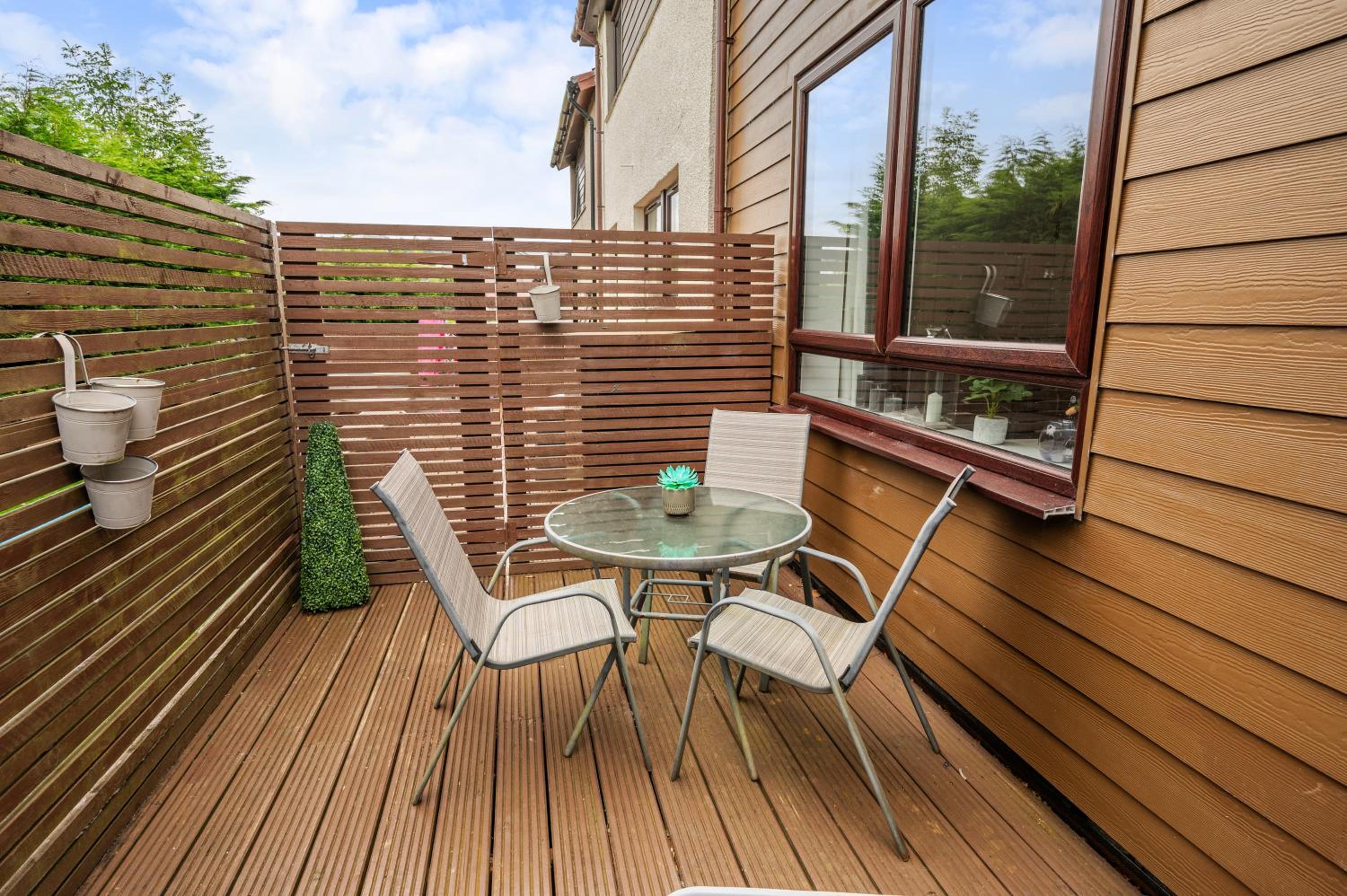 Beautiful 1 BR apt with private patio and free parking view 5