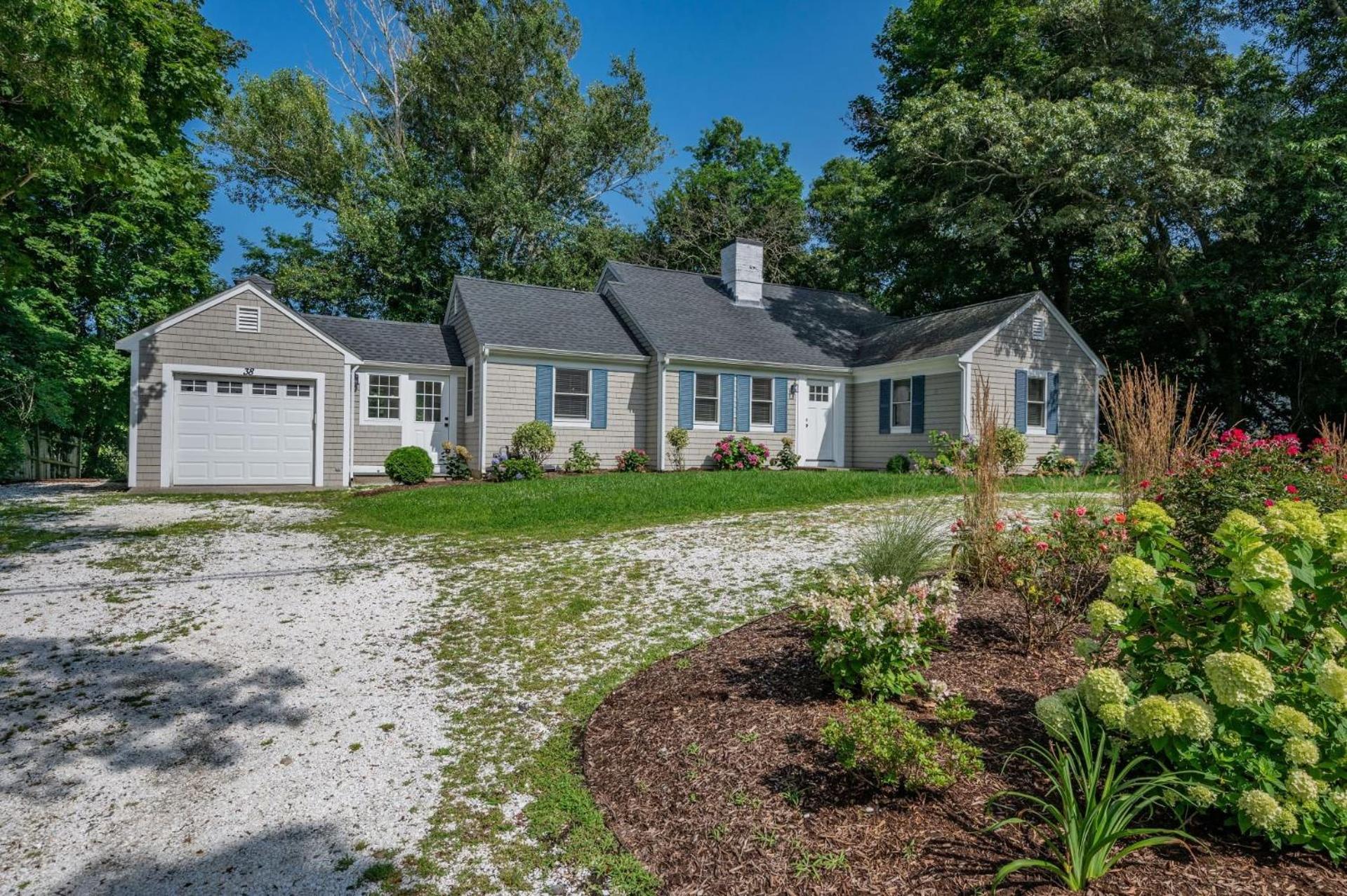 38 Greenwood Avenue Hyannis - Cape Fun