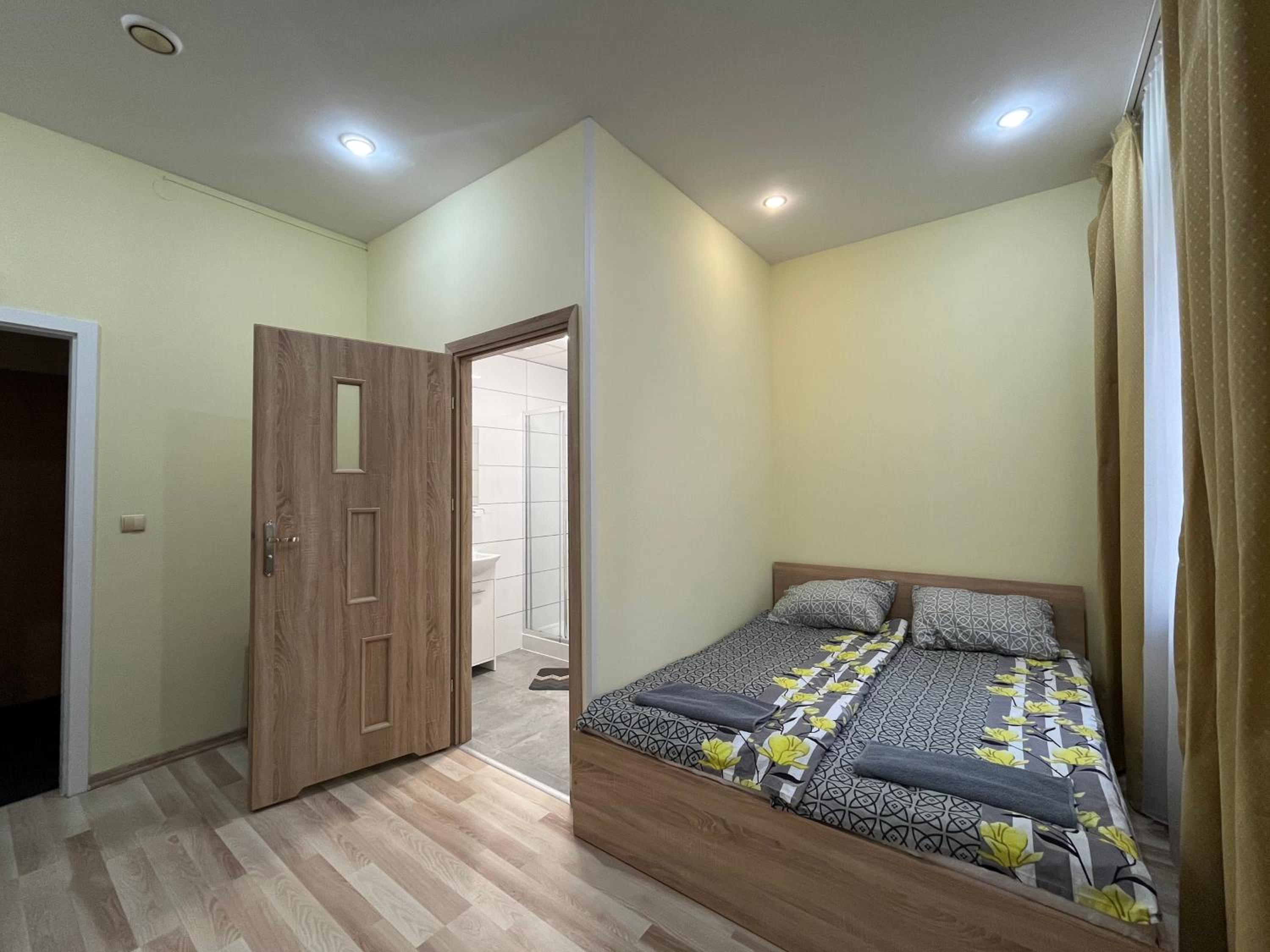 Fry House Hostel - 15min to Dworzec Zachodni, 5min to Klub Progresja, photo 11