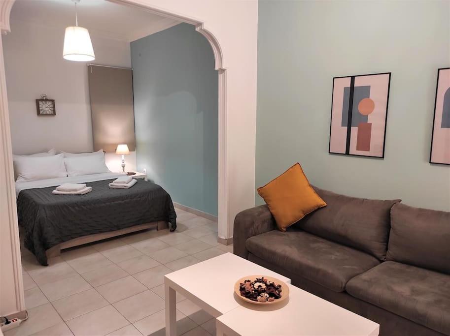 3 minutes walk to Acropolis, Stylish Apartment