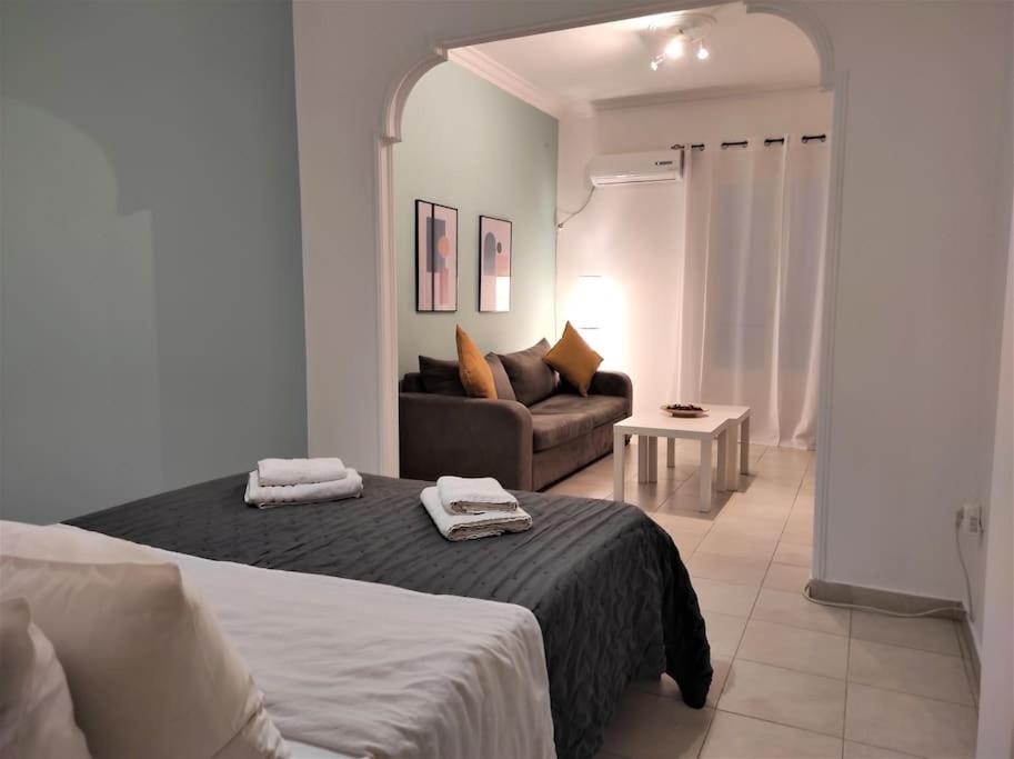 3 minutes walk to Acropolis, Stylish Apartment
