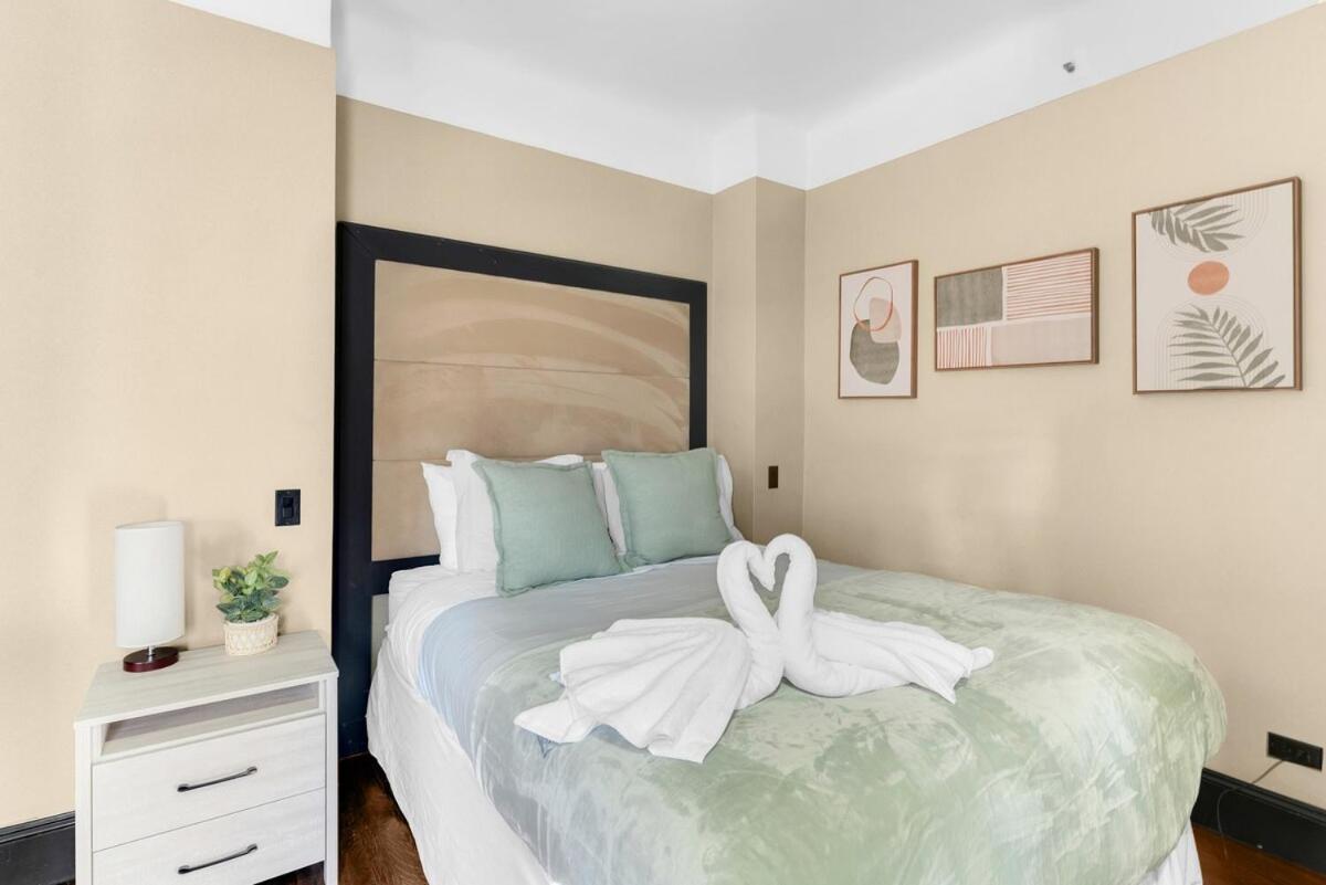 Highly Desired Times Square Apartment with GYM