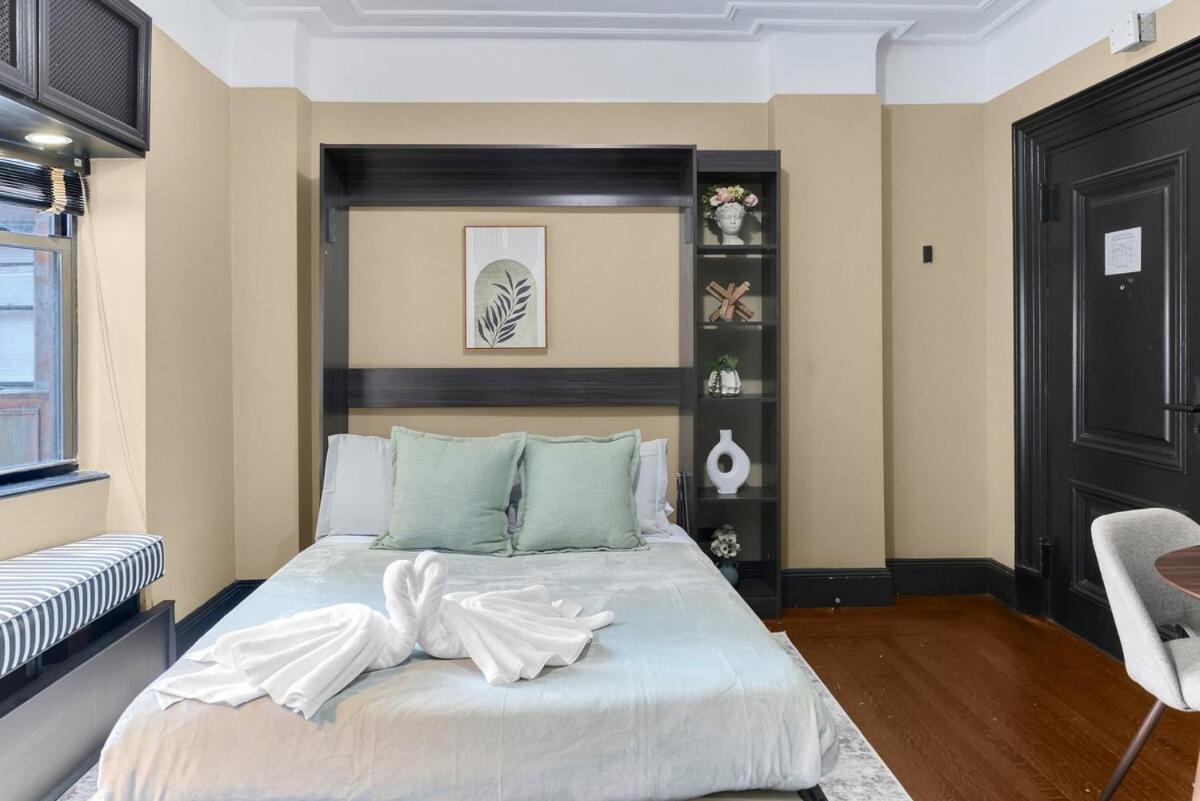 Highly Desired Times Square Apartment with GYM