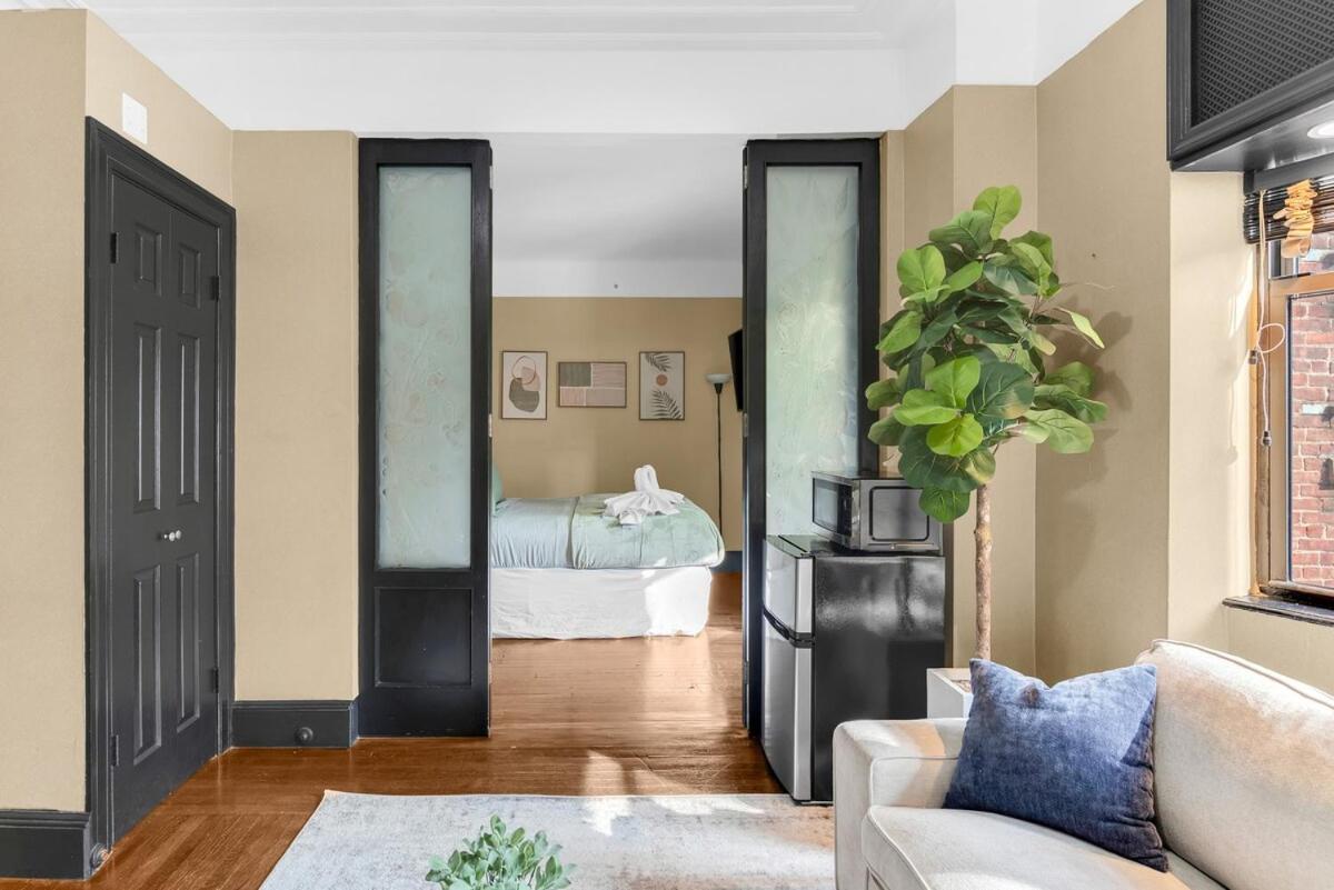 Highly Desired Times Square Apartment with GYM