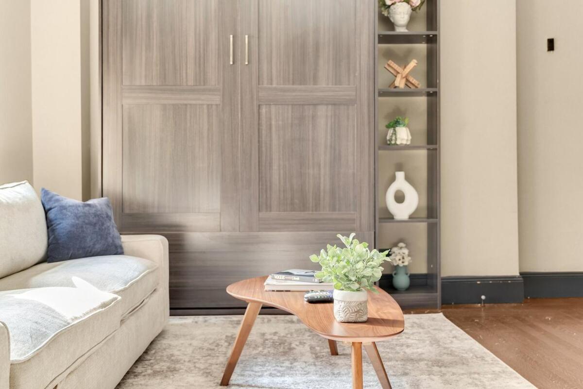 Highly Desired Times Square Apartment with GYM