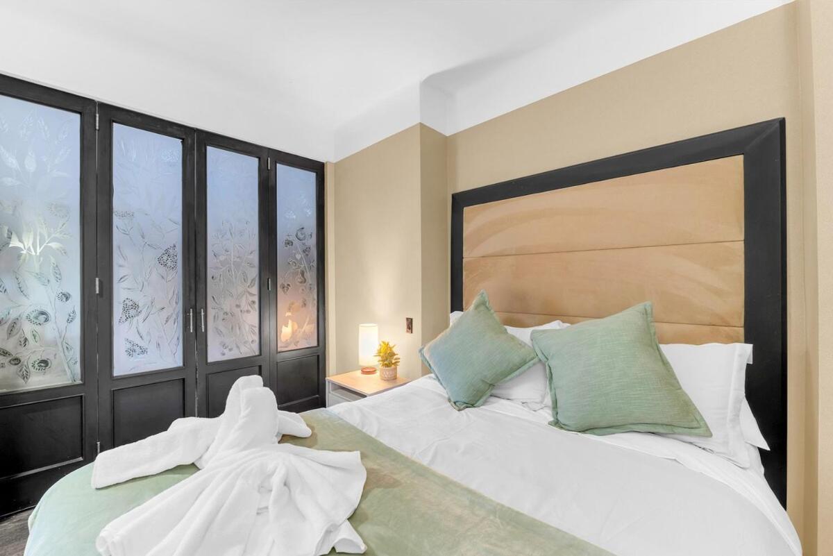 Highly Desired Times Square Apartment with GYM