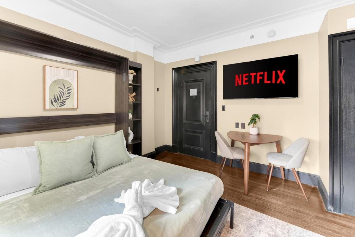 Highly Desired Times Square Apartment with GYM