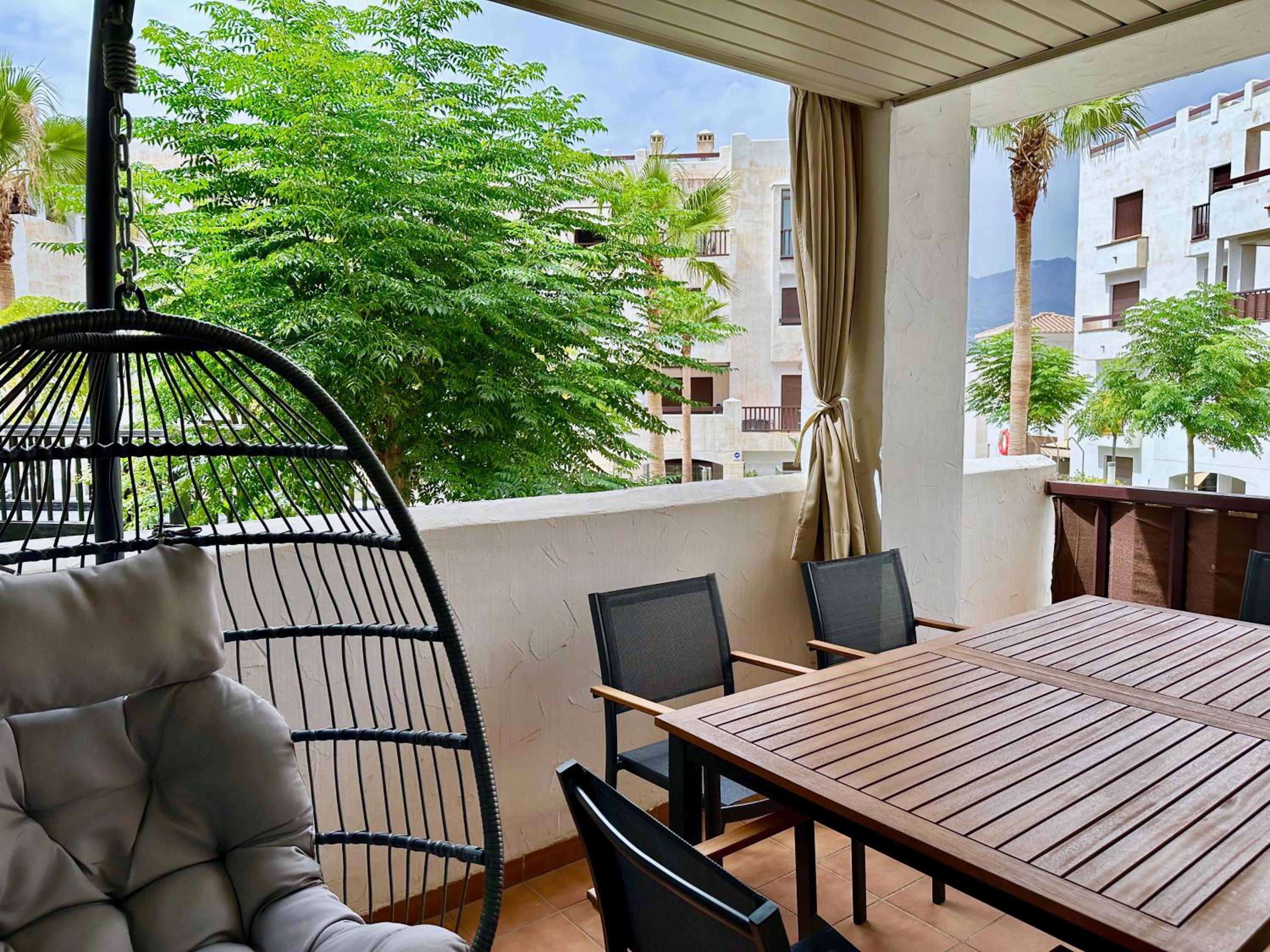 Nuevo Oasis con parking, piscina y cargador de VE