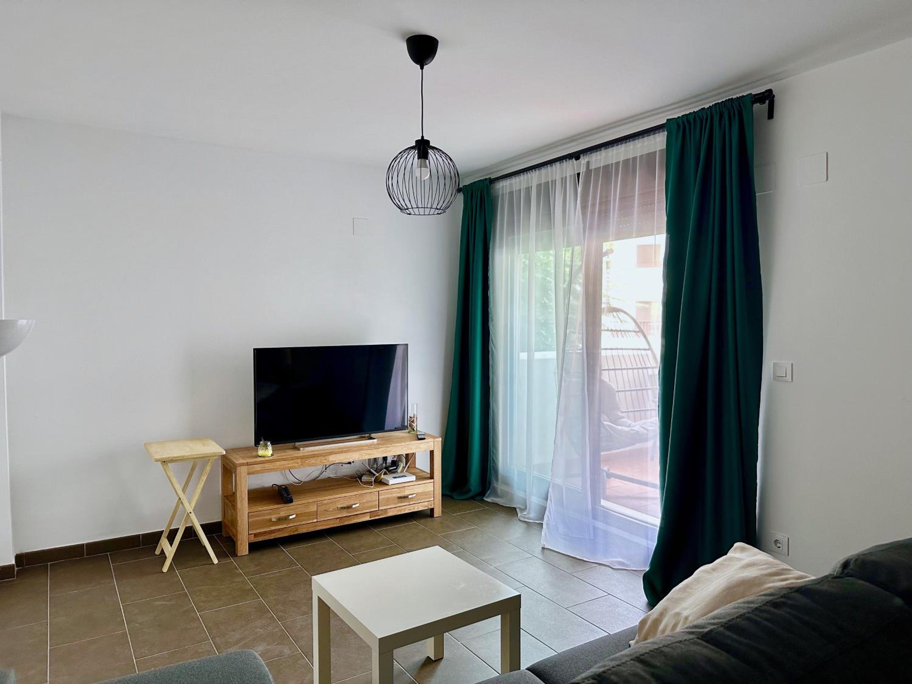 Nuevo Oasis con parking, piscina y cargador de VE