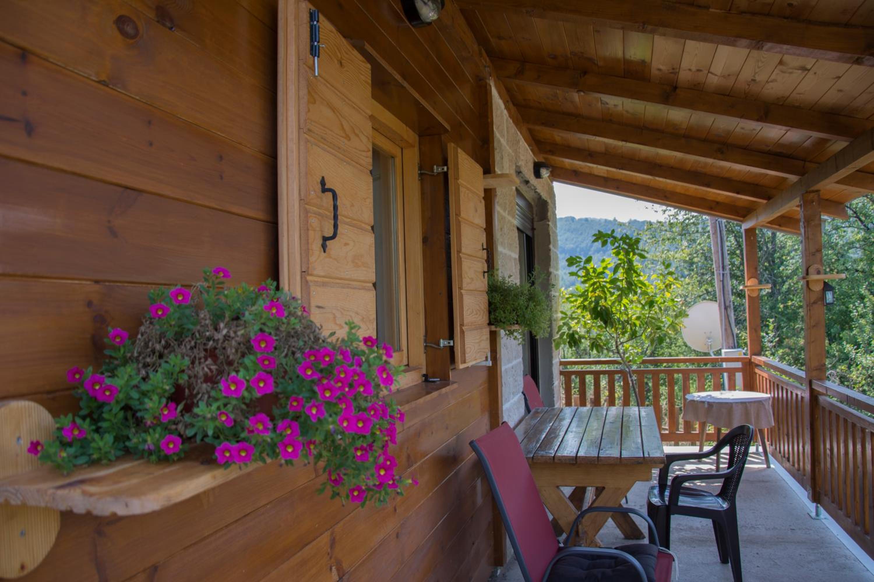 Top Hill Lodge photo 2