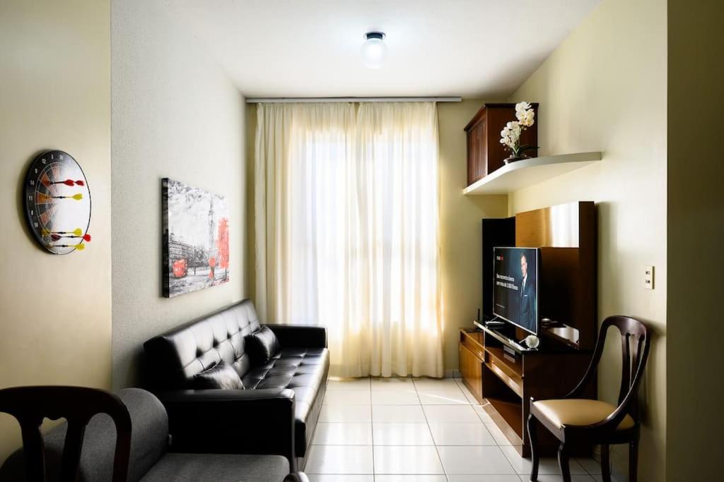 Luix Londrina Flat 505, 43 m2, QS, Smart TV , c garagem