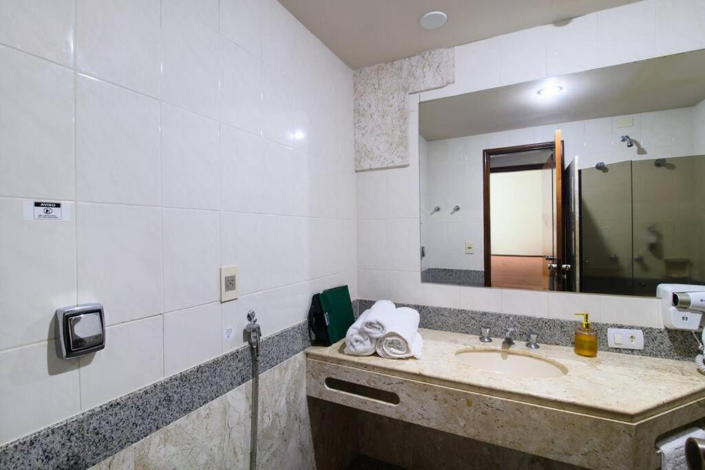 Luix Londrina Flat 505, 43 m2, QS, Smart TV , c garagem