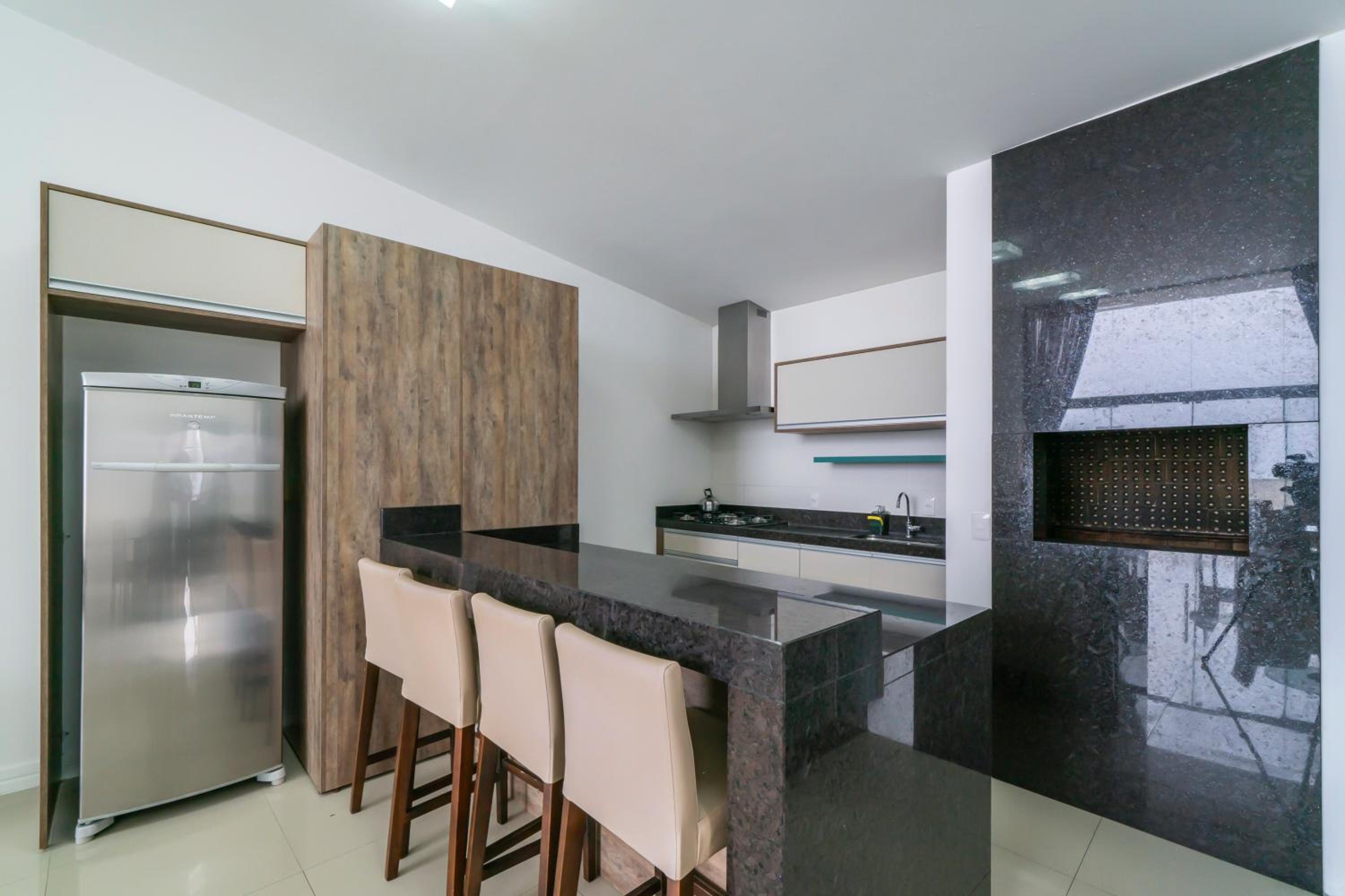 Encantador Apartamento 100m da Praia com vista mar