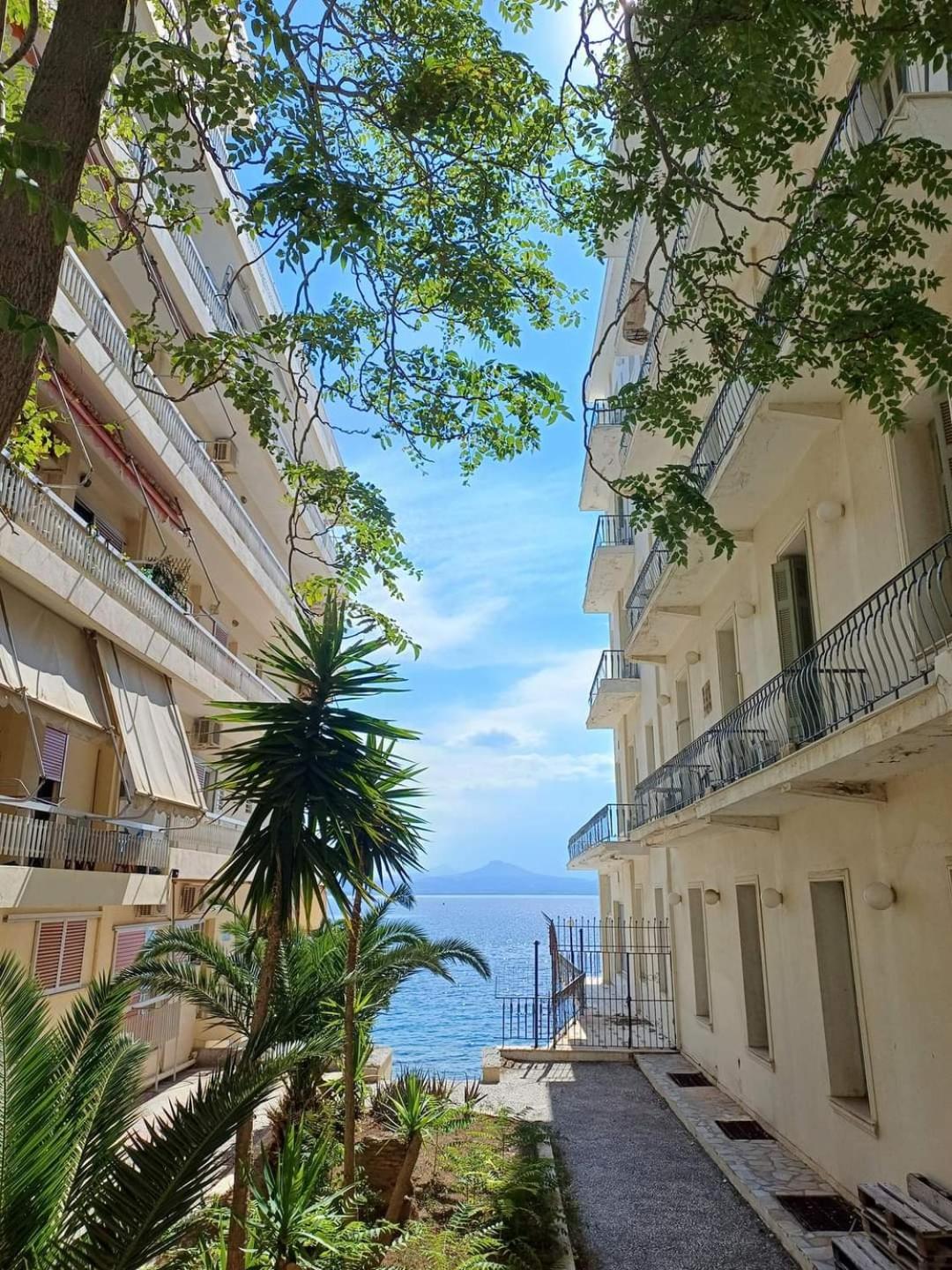 Unique & cozy seaview apartment.