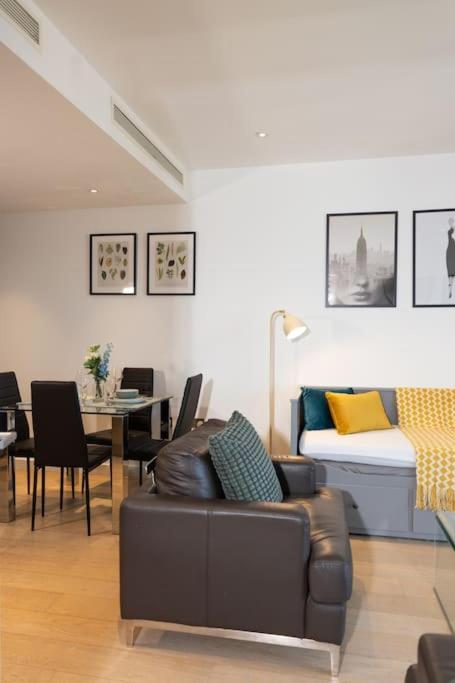 Luxury 1Bed flat with river view in Canary Wharf