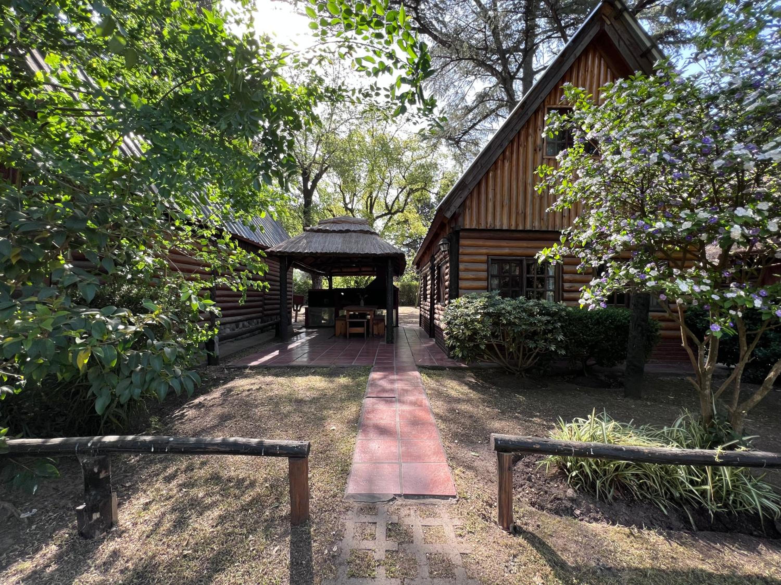 Los Plátanos cabañas & suites
