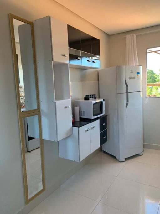 kitnet208 No centro,c linda vista , tv smart e ar