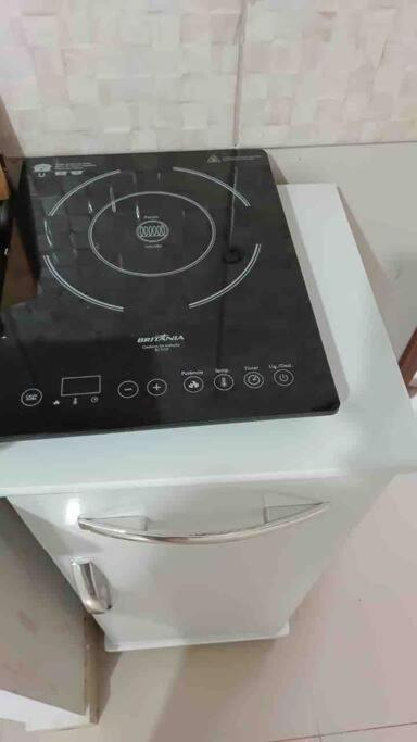 Kitnet 306 centro, com linda vista janela, tv smart