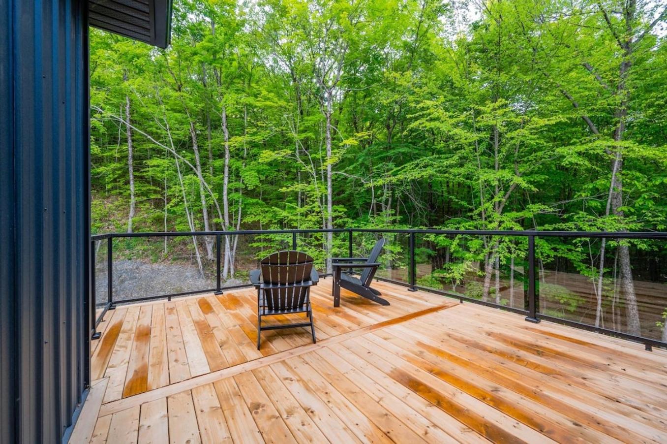 Luxury Farmhouse Stay With Hot Tub