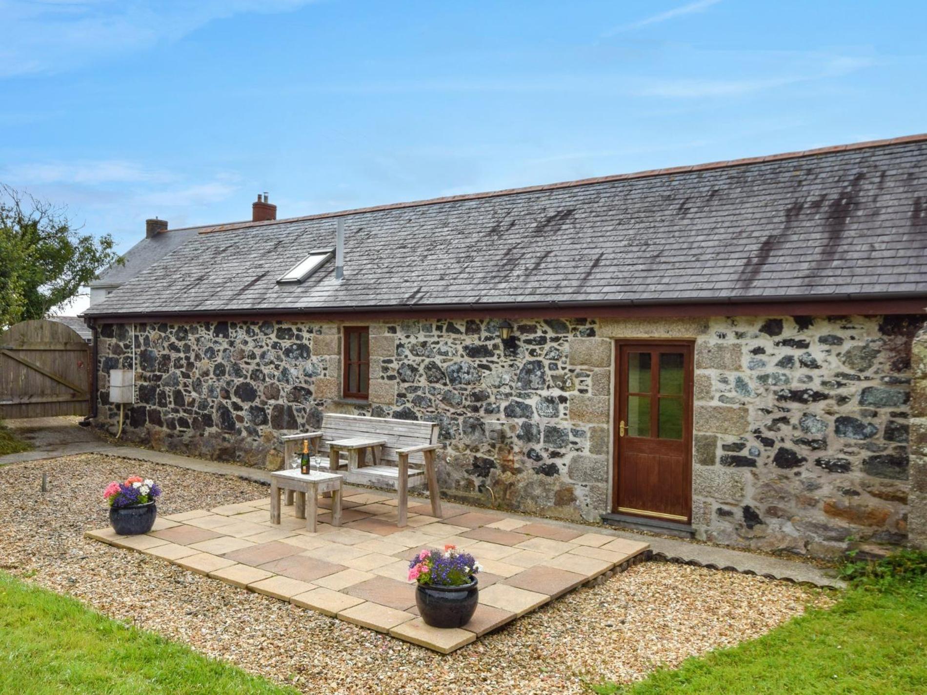 1 Bed in Helston oc-bbird view 4