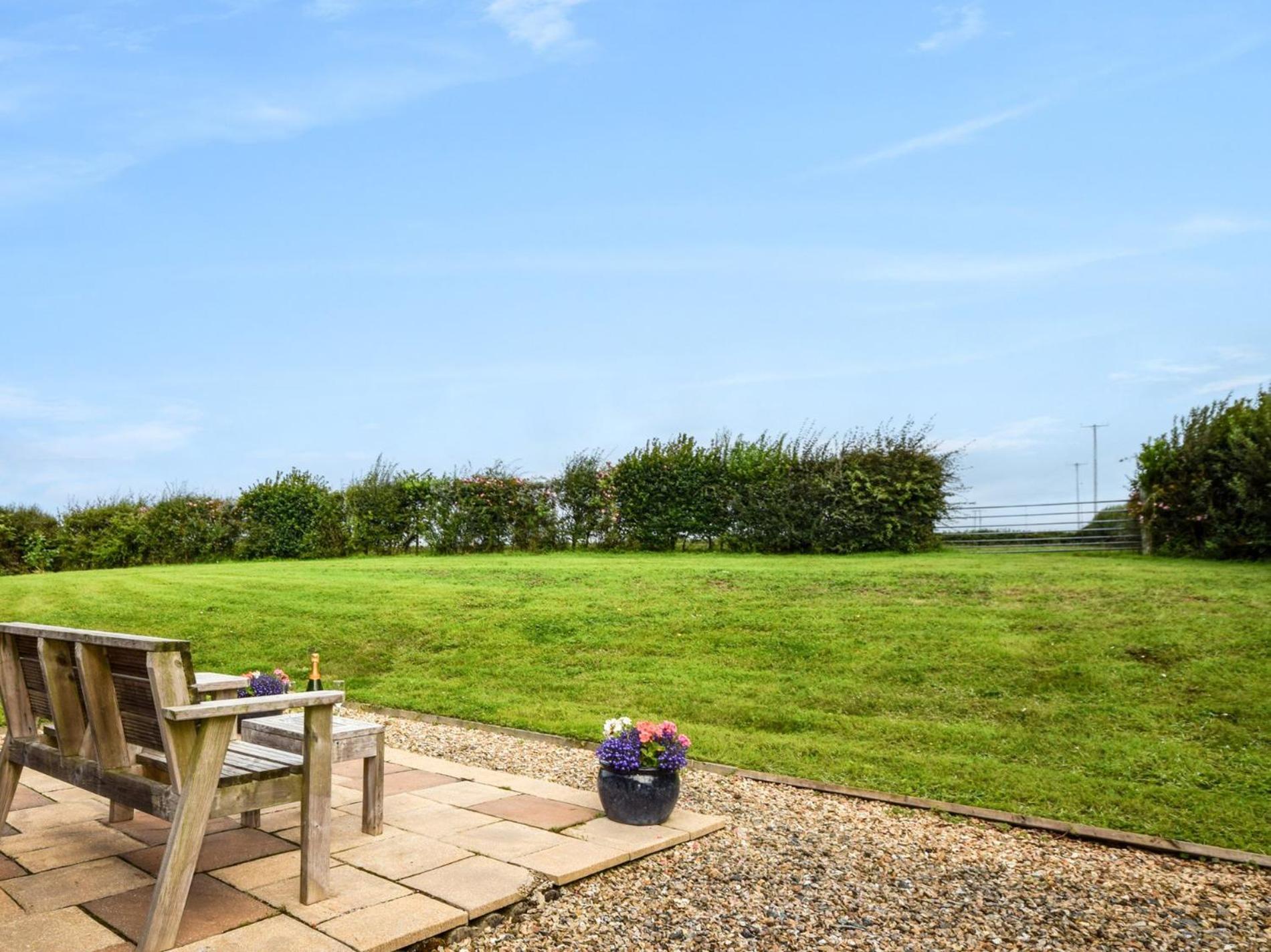 1 Bed in Helston oc-bbird view 2