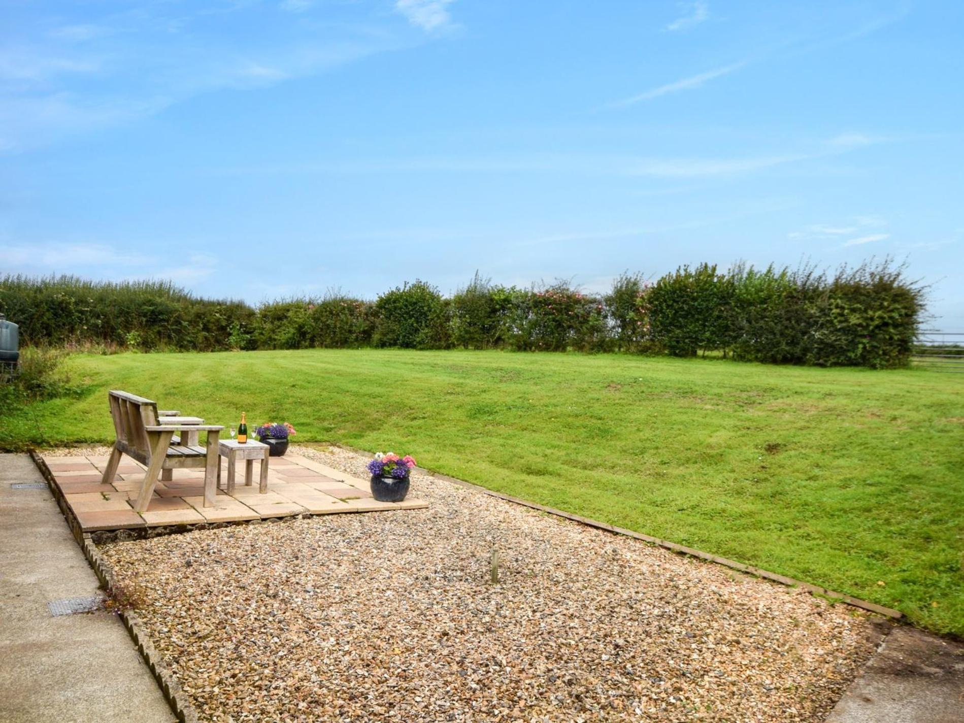 1 Bed in Helston oc-bbird view 3