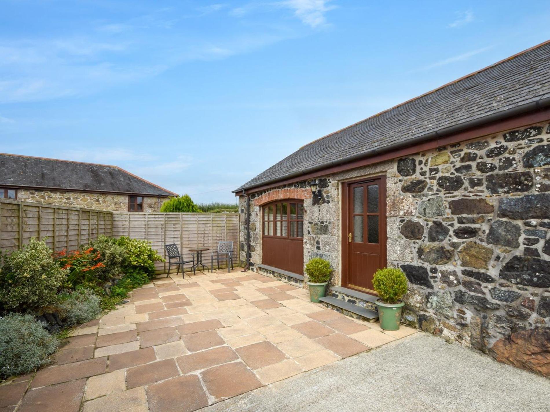 1 Bed in Helston oc-bbird view 5