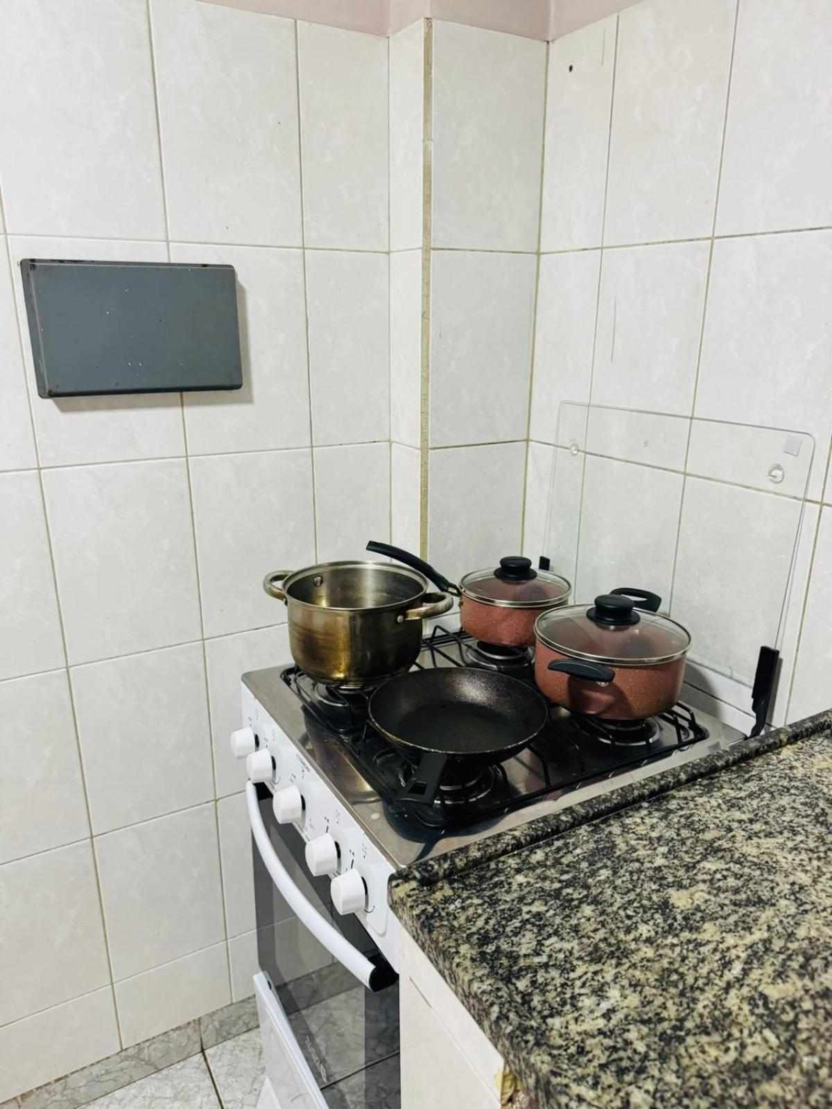 Depto dos habitaciones sobre avenida principal en Cataratas del Iguazú, con wifi