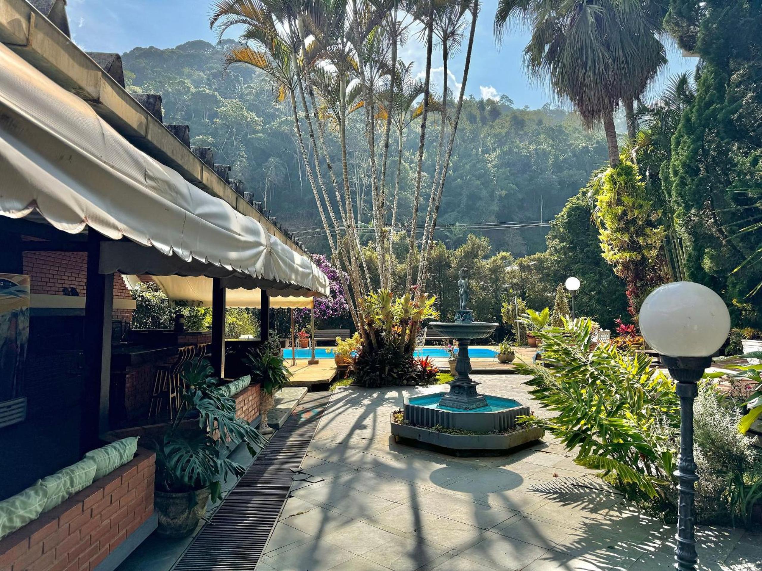 Casa com Piscina e Área Gourmet em Mury