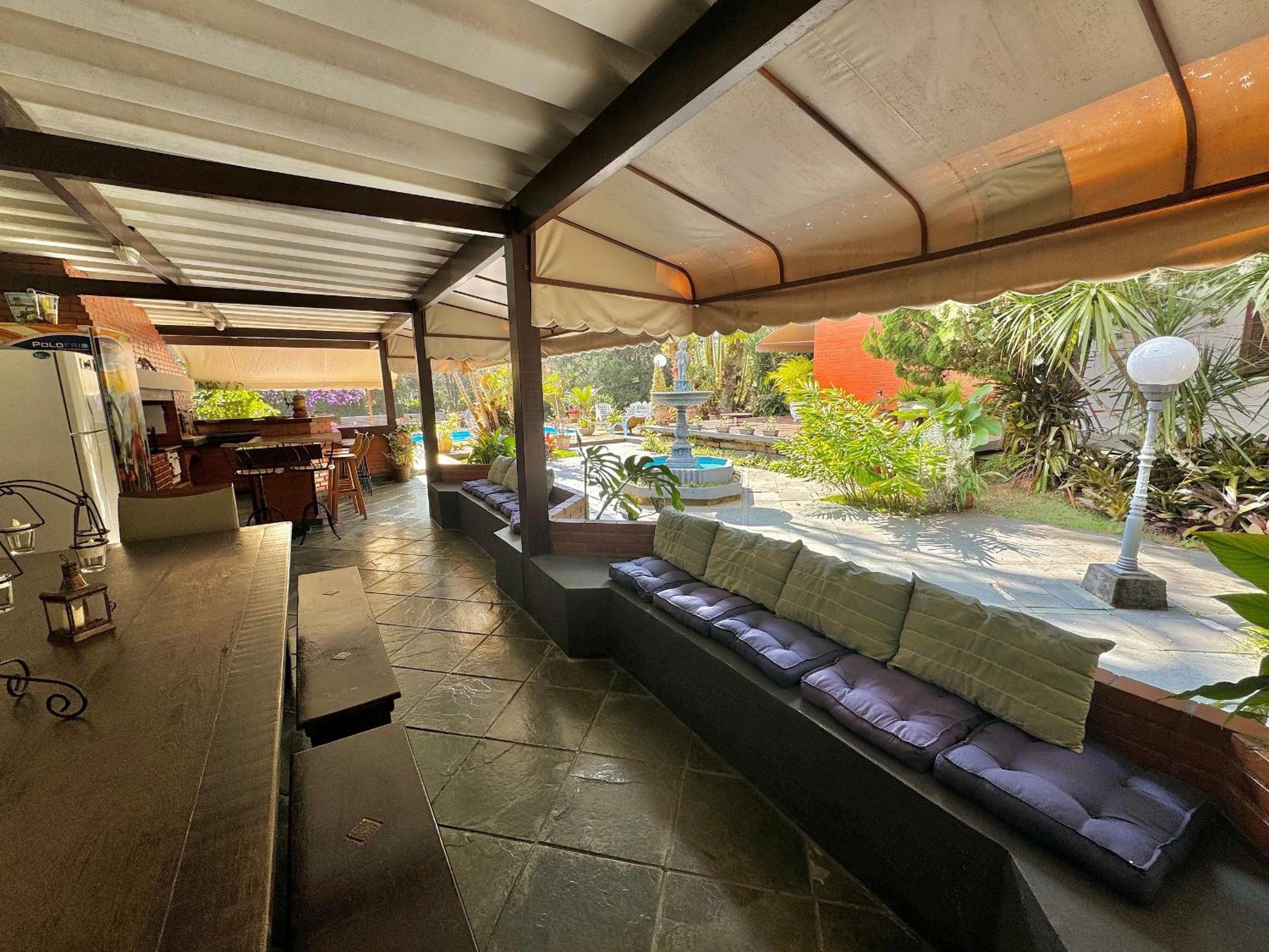 Casa com Piscina e Área Gourmet em Mury