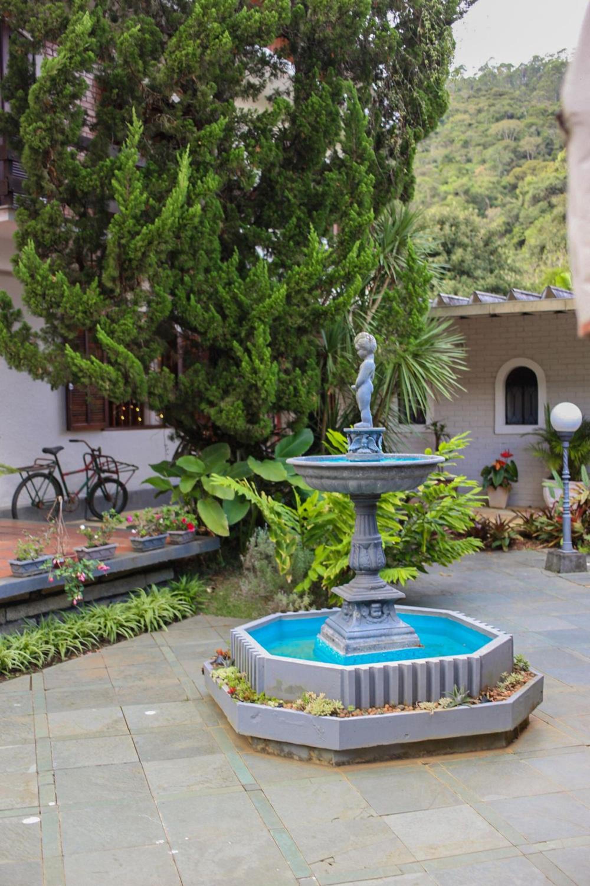 Casa com Piscina e Área Gourmet em Mury
