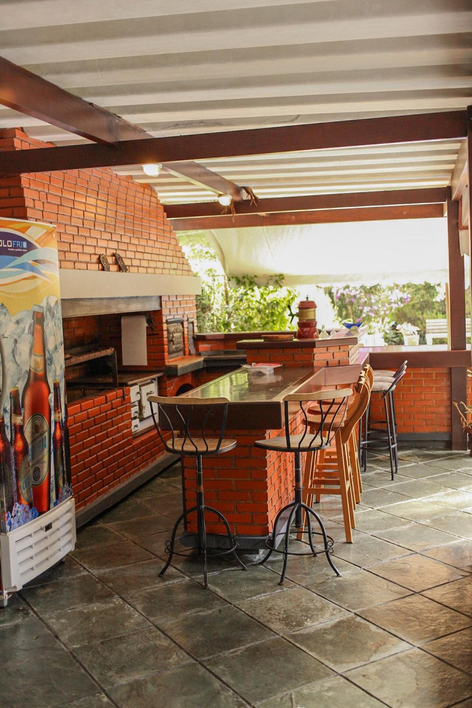 Casa com Piscina e Área Gourmet em Mury