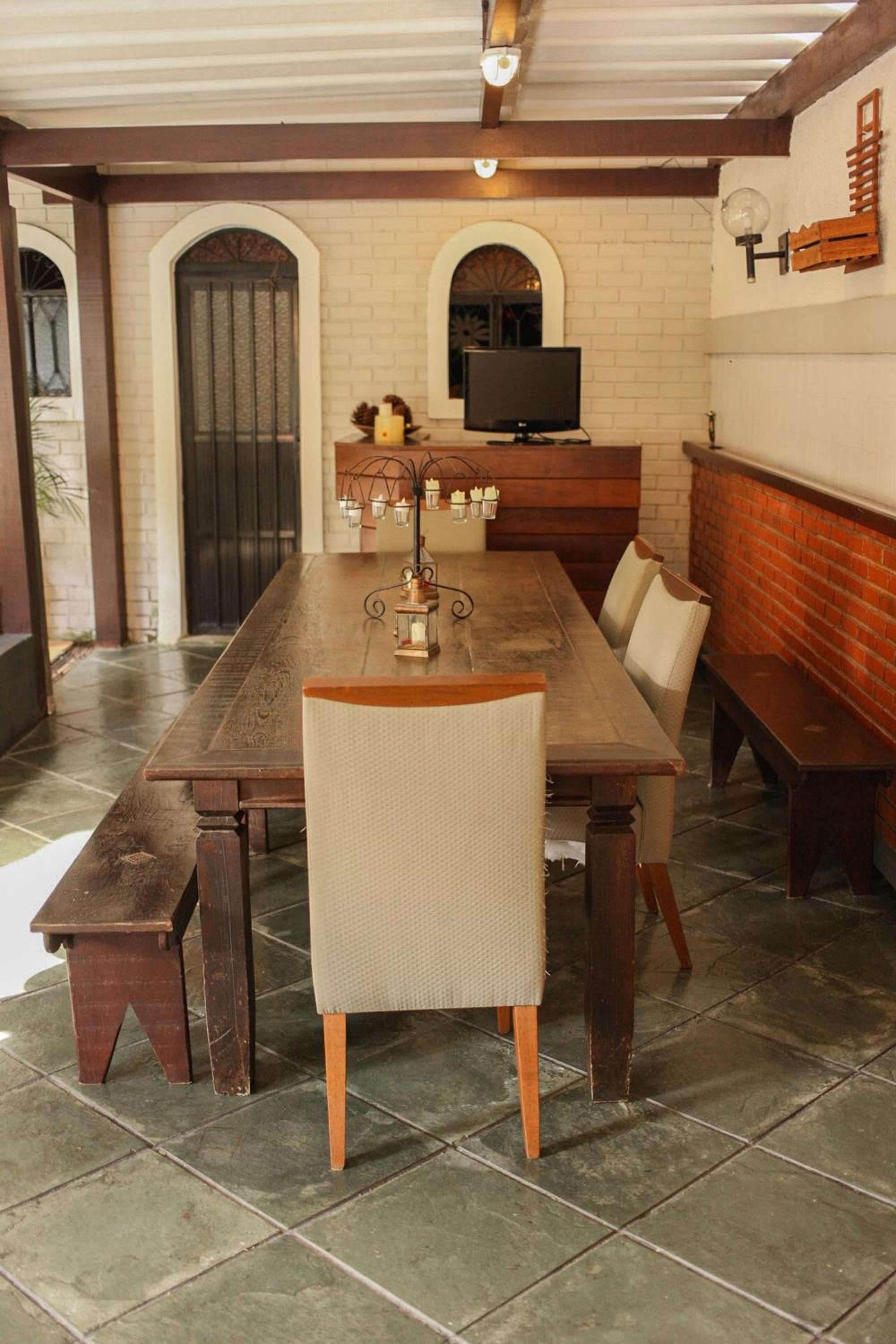 Casa com Piscina e Área Gourmet em Mury