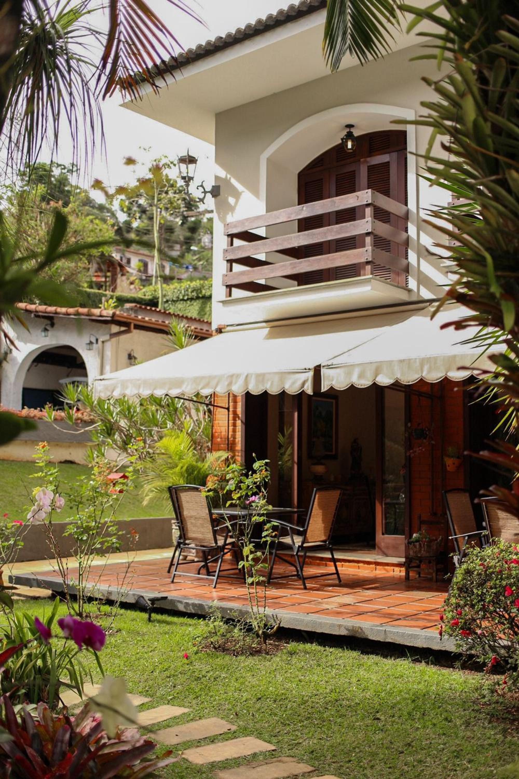 Casa com Piscina e Área Gourmet em Mury