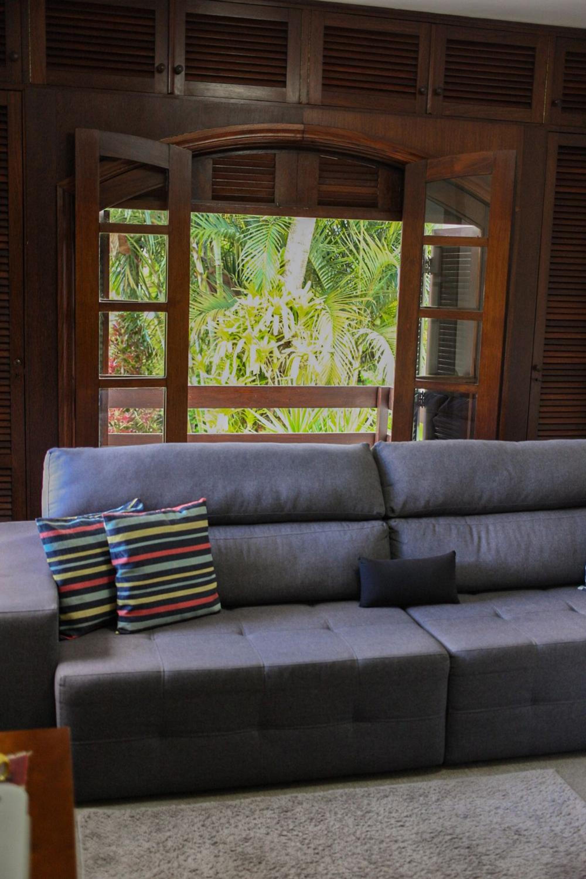 Casa com Piscina e Área Gourmet em Mury