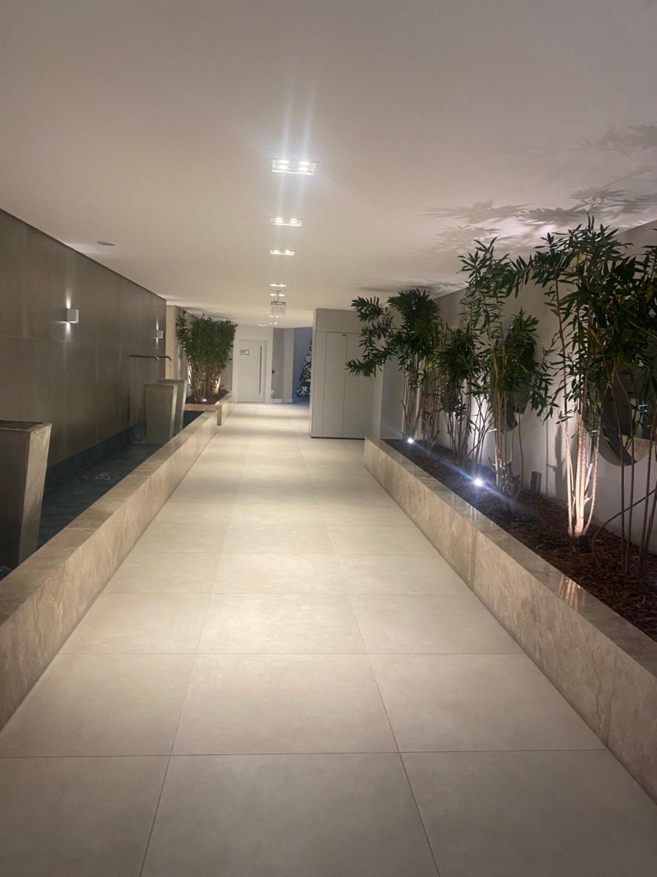 Apartamento novo de 02 suítes em Jurerê