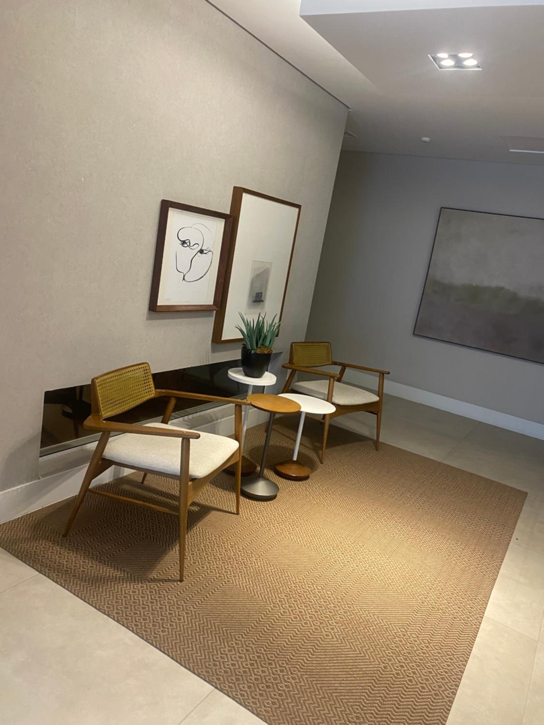 Apartamento novo de 02 suítes em Jurerê