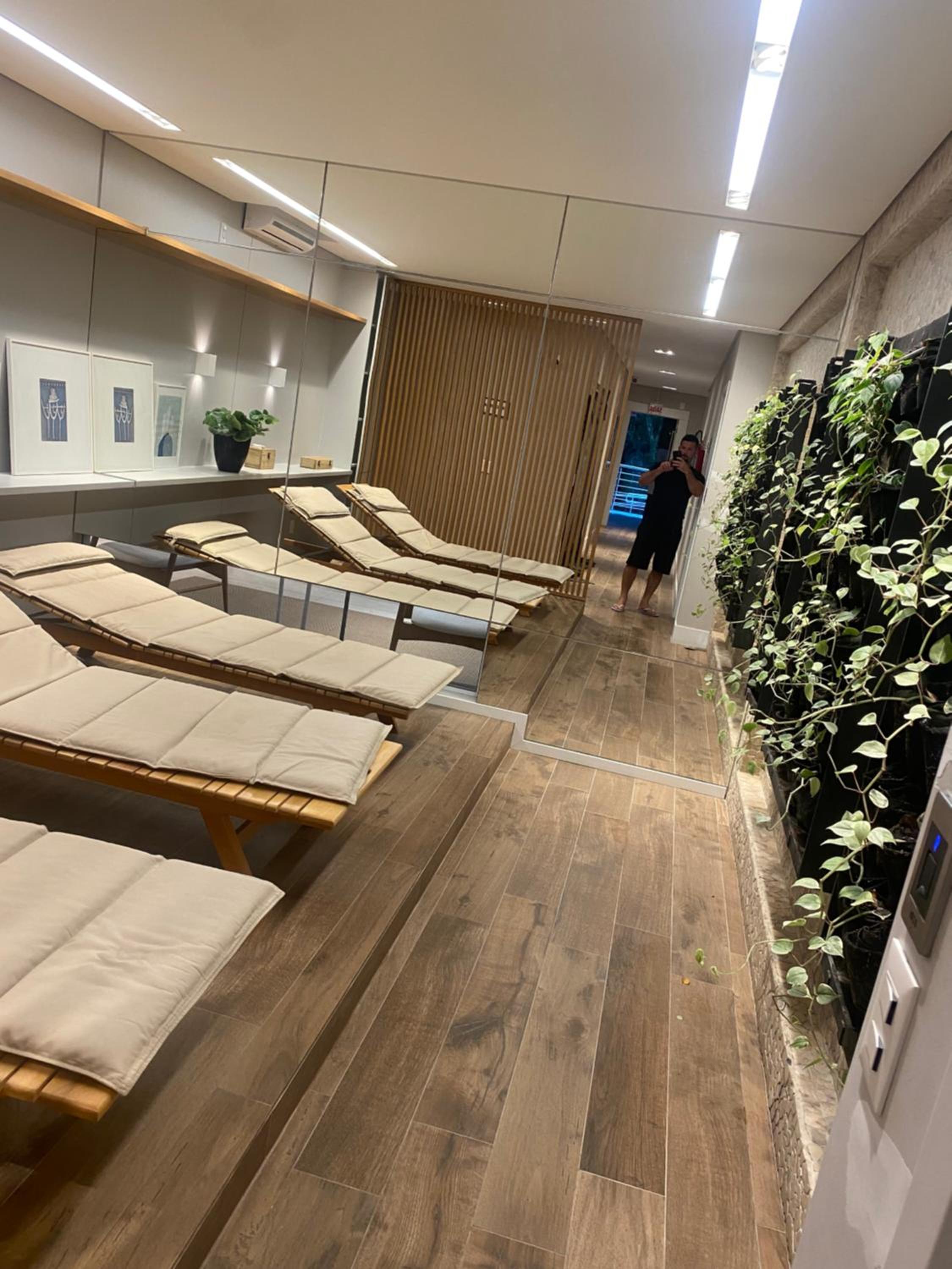 Apartamento novo de 02 suítes em Jurerê
